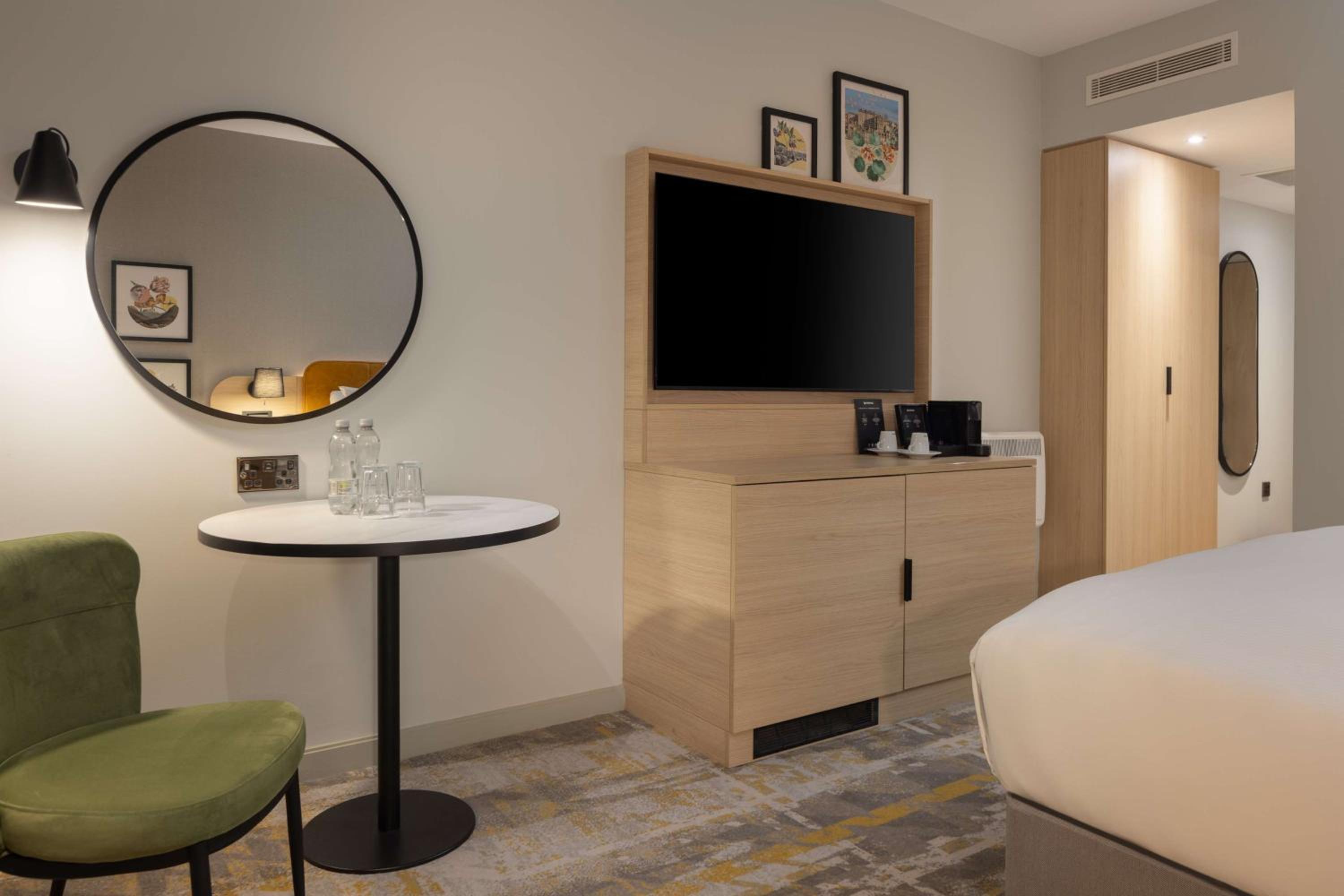 Superior King Room - Photo 1