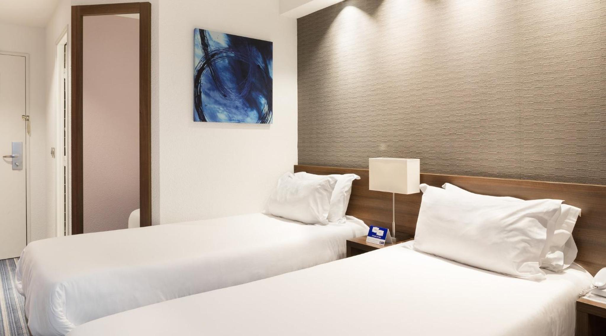 Standard Twin Room - Free Breakfast - Photo 9