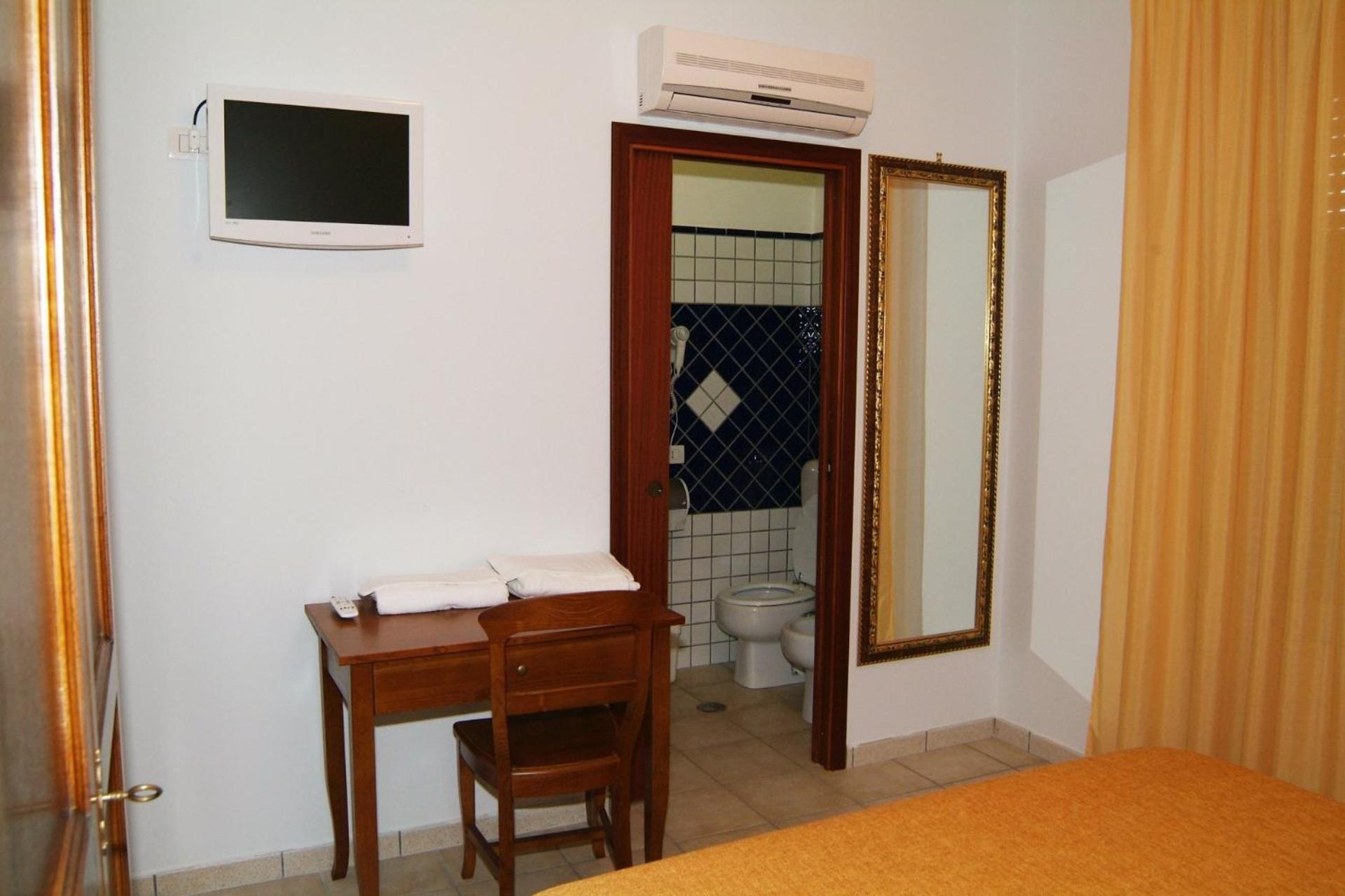 Single Room photo 1