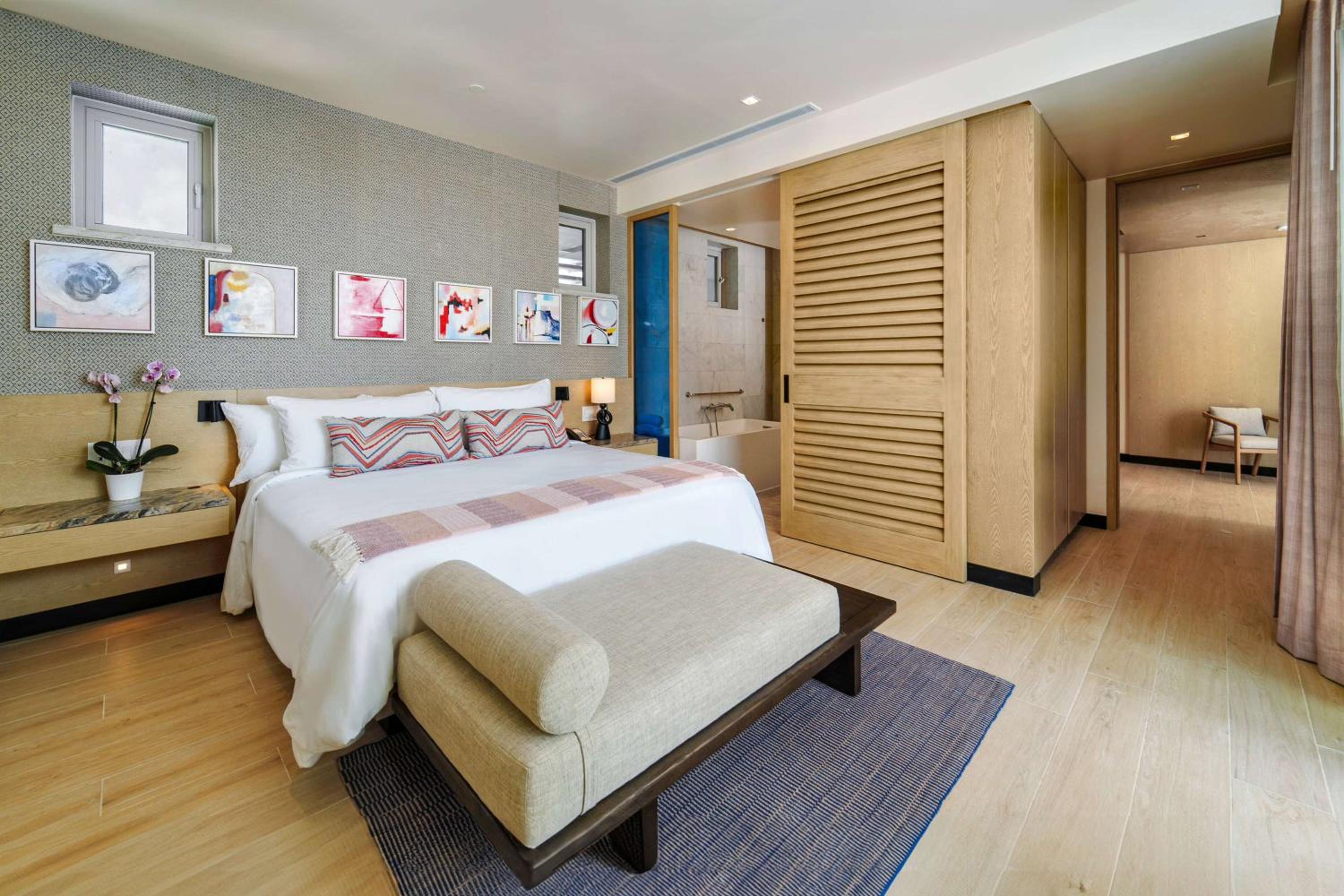 Zephyr One-Bedroom Suite with Two Balconies