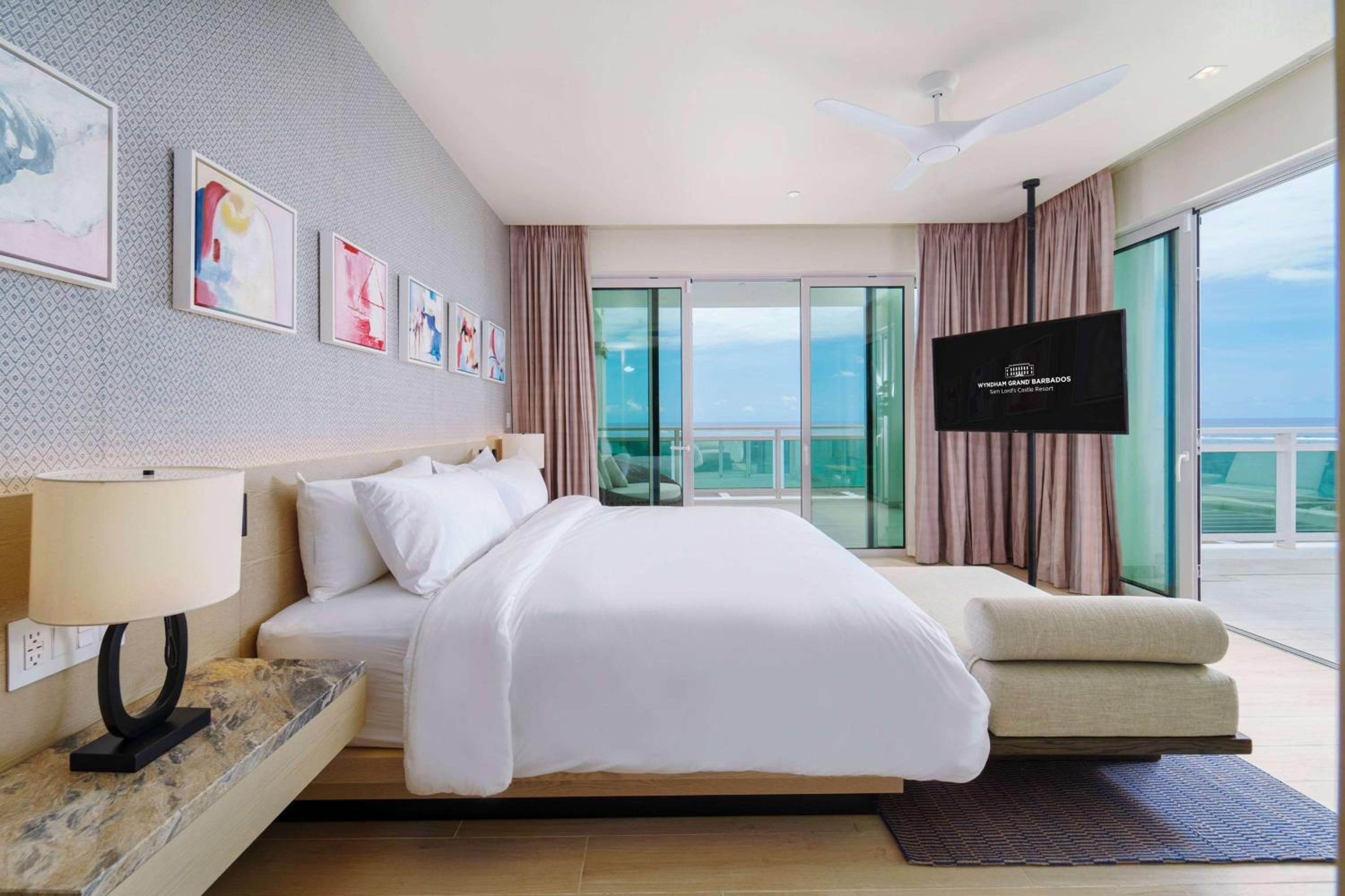 One-Bedroom Ember Suite with Two Balconies thumbnail 5