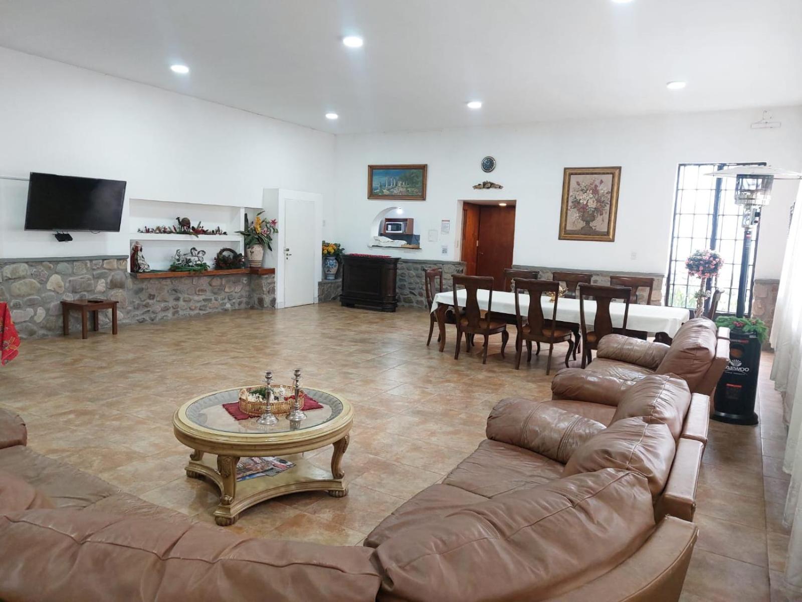 Four-Bedroom House photo 2