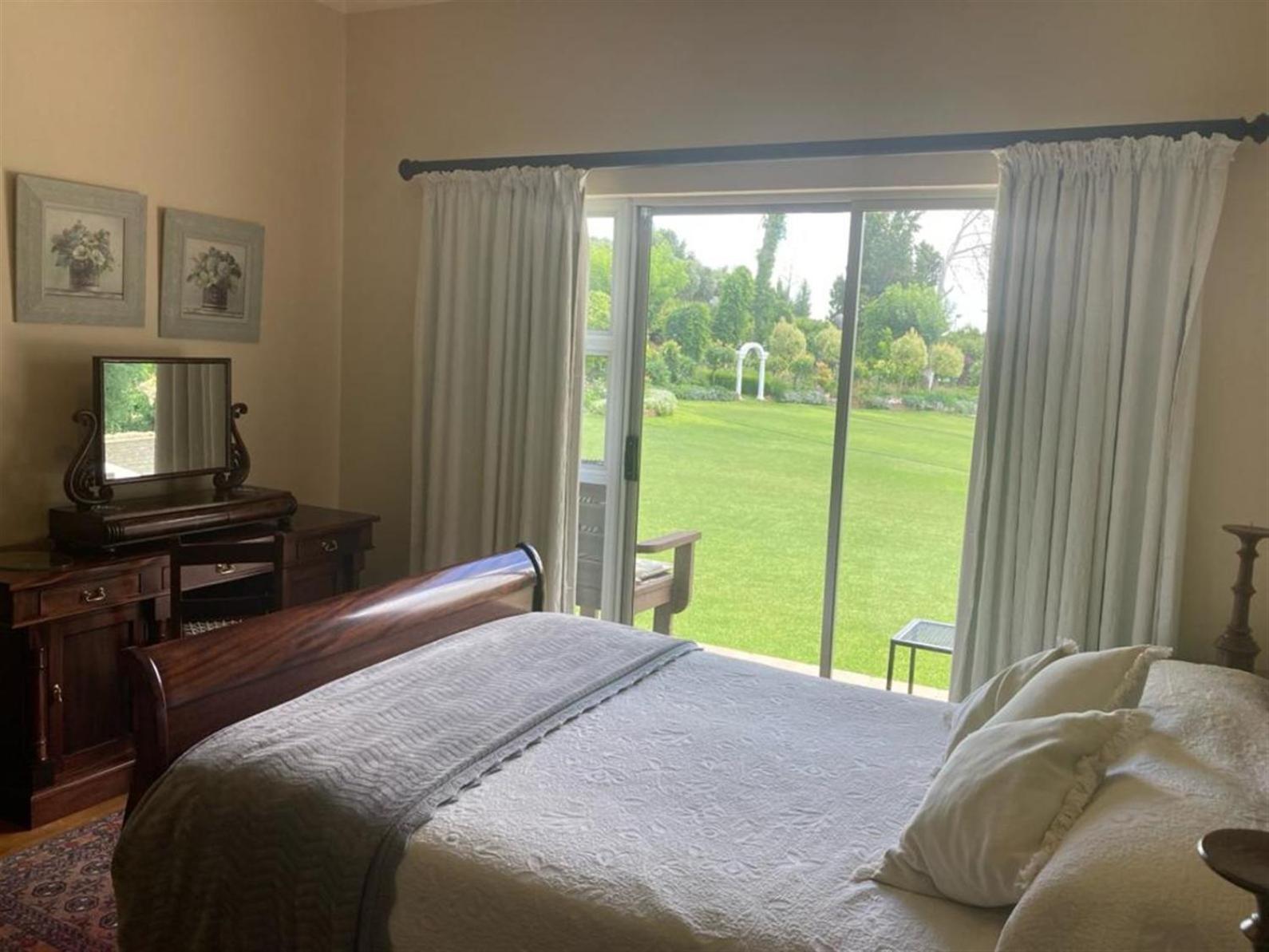 Double Room - Photo 13