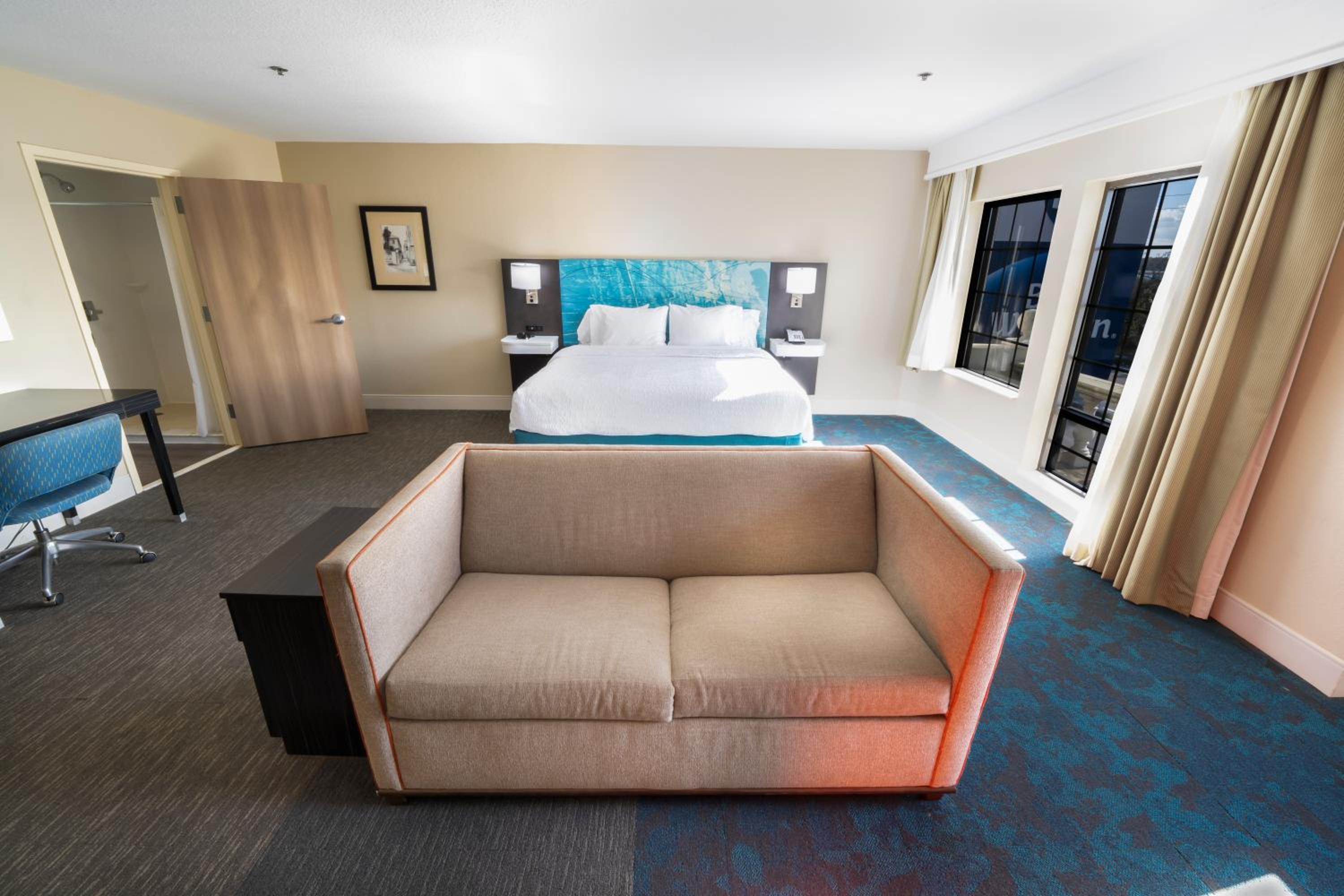 King Room - Mobility Access/Non-Smoking photo 3