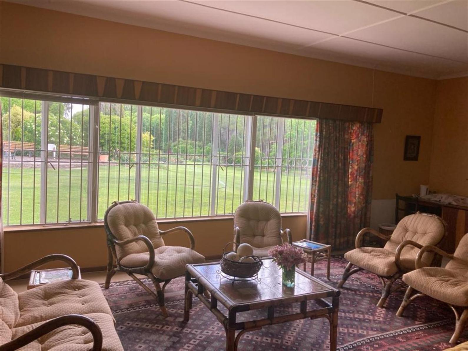 Family Room - Photo 1