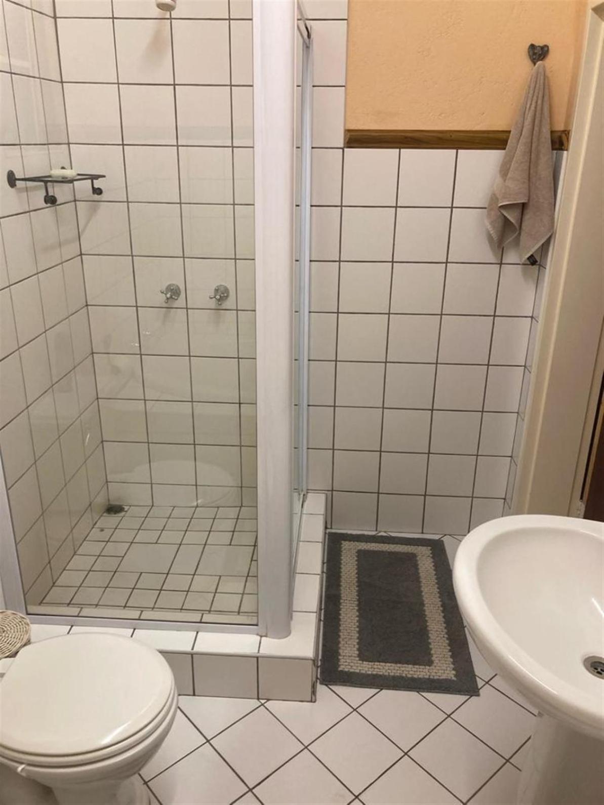 Apartment - Photo 32