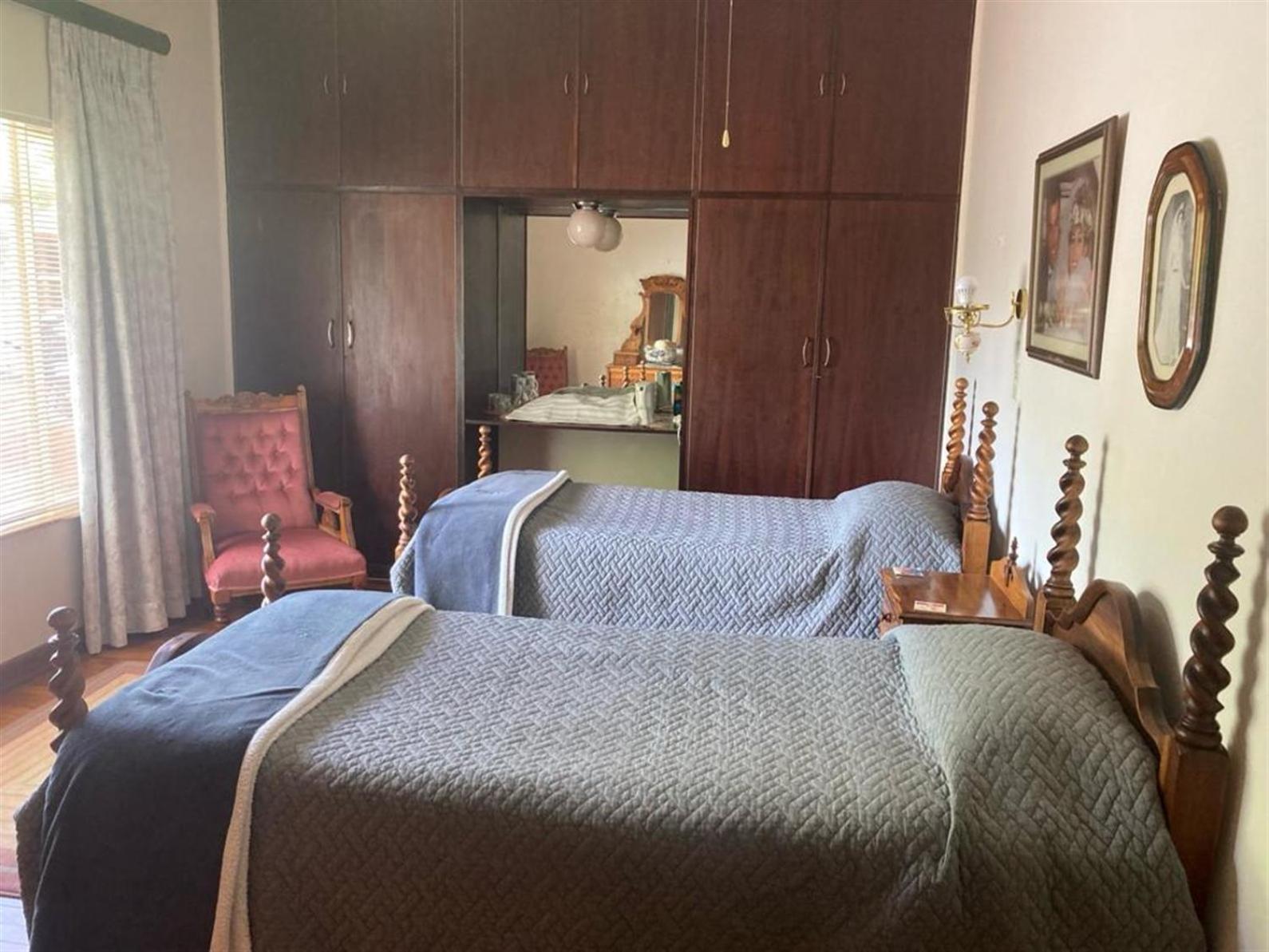 Basic Twin Room - Photo 15