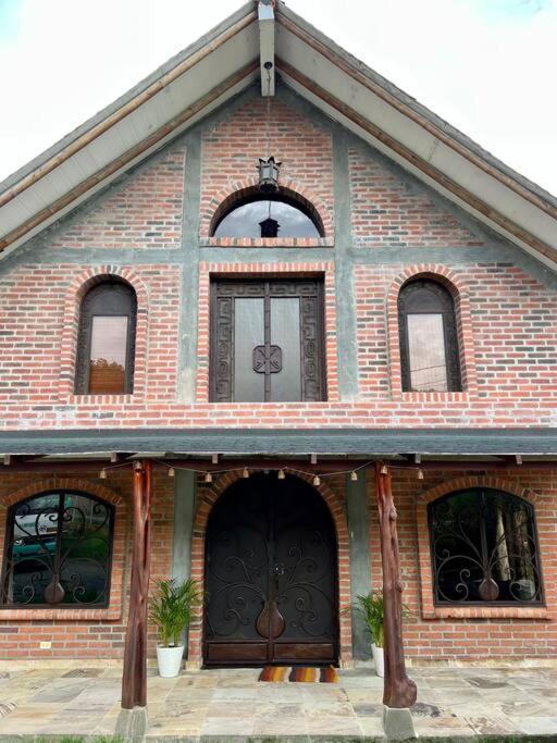 Three-Bedroom House photo 2