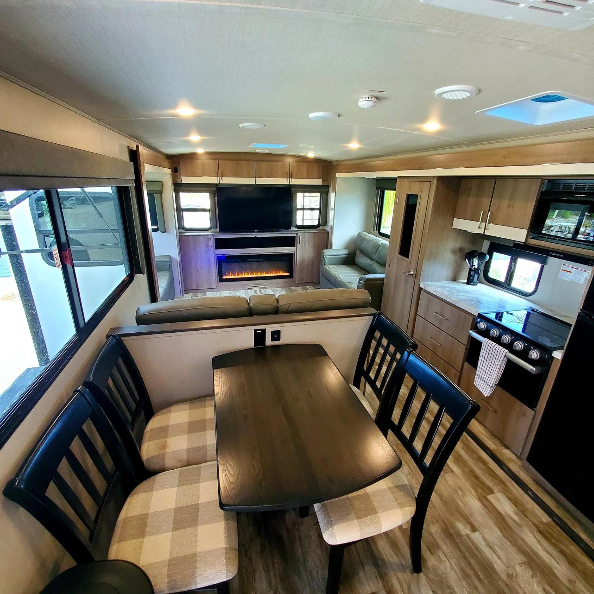 Caravan photo 1