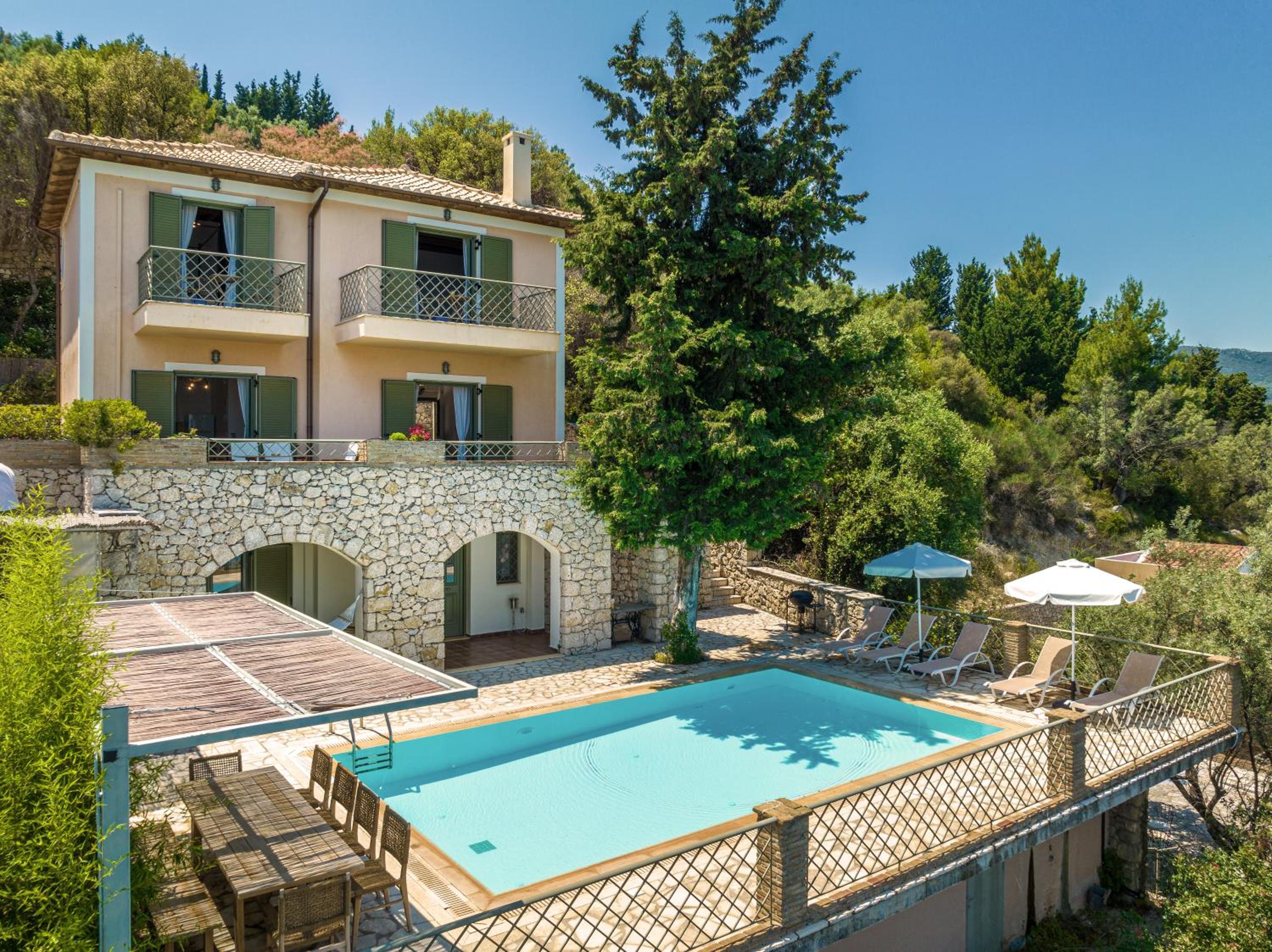 Three-Bedroom Villa photo 2