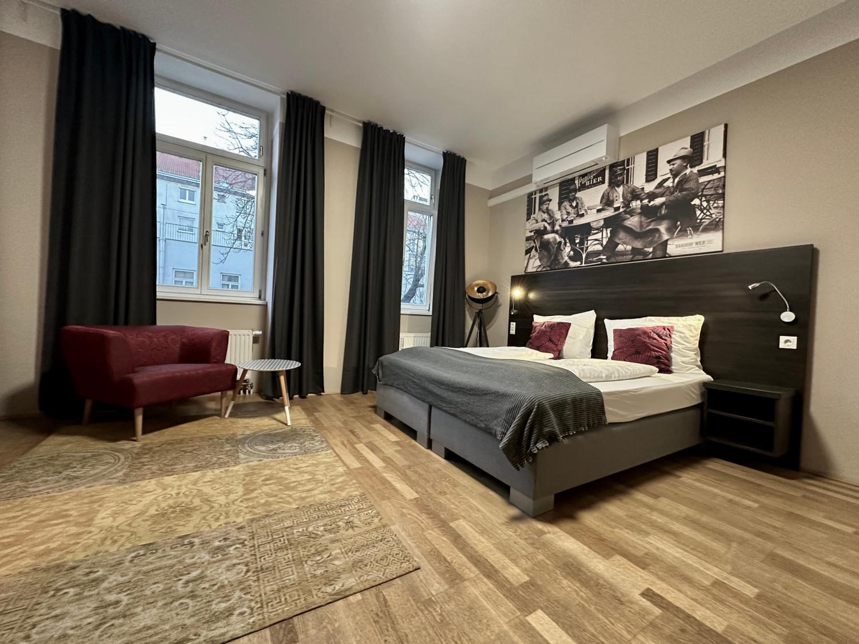 Loft One-Bedroom Apartment