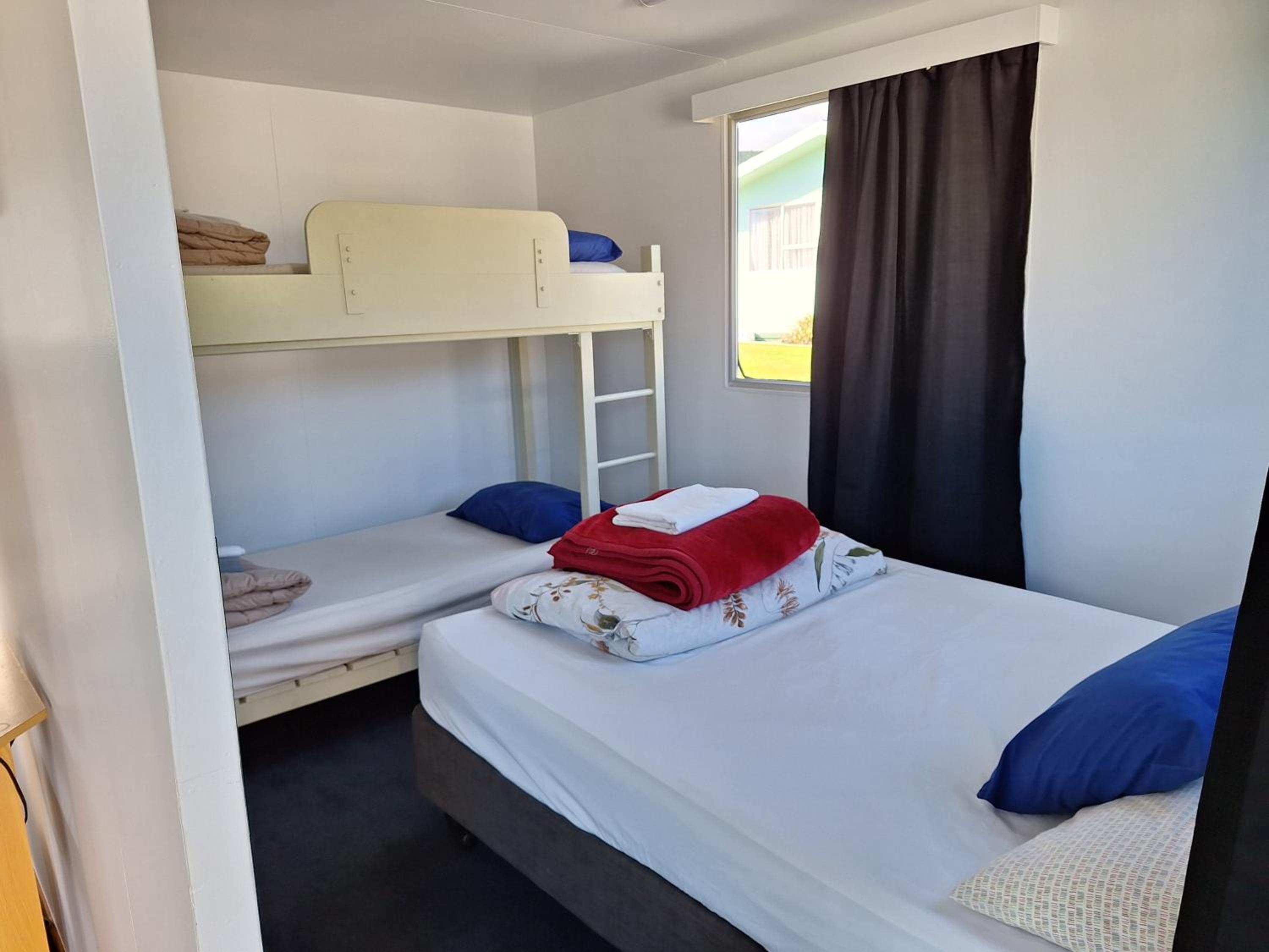 Standard Cabin with External Shared Bathroom and Kitchen photo 2