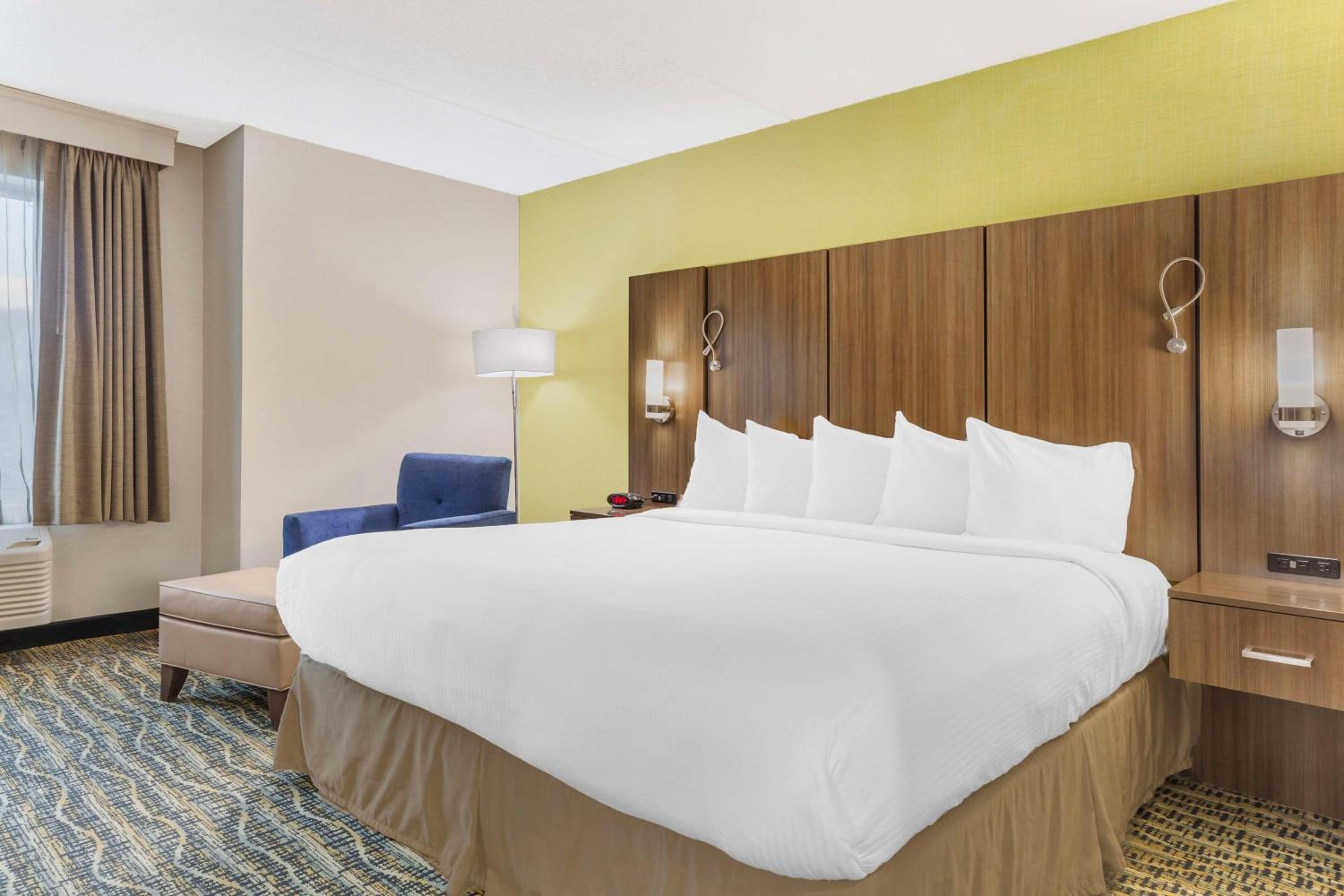 King Room - Non-Smoking at Best Western Plus New Englander in Woburn