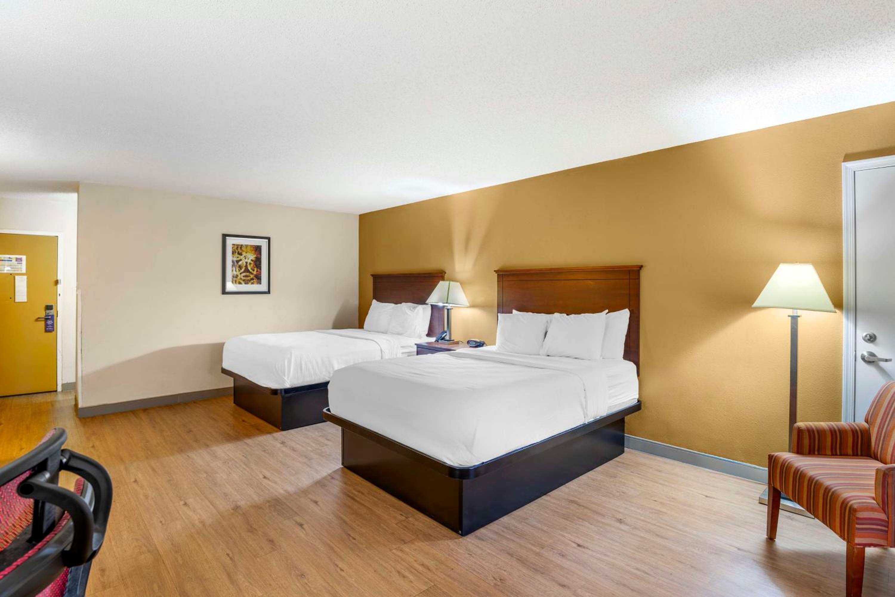 Queen Room with Two Queen Beds and Mobility Accessible Bathtub - Photo 3