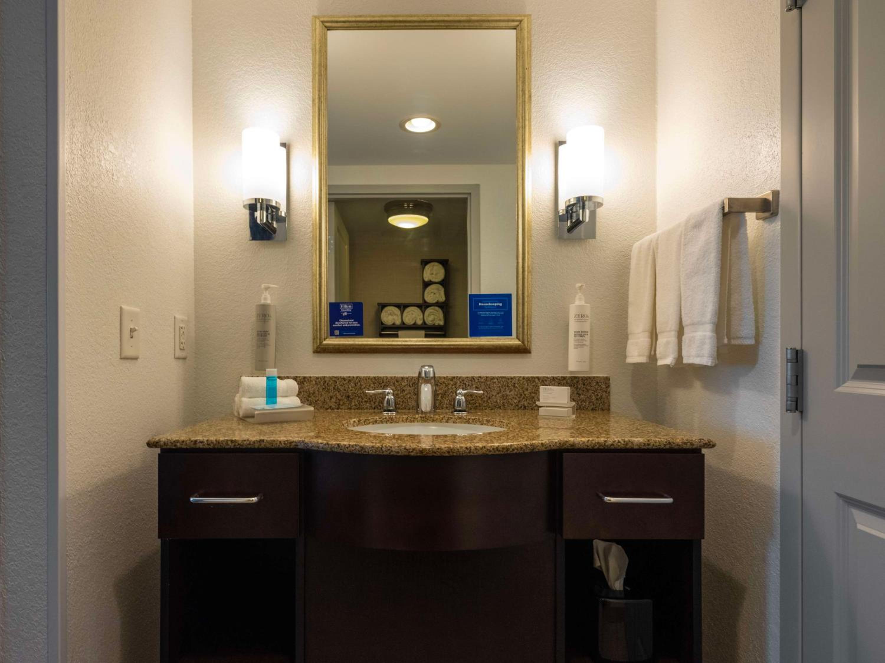 One-Bedroom Queen Suite with Two Queen Beds - Non-Smoking, photo 6