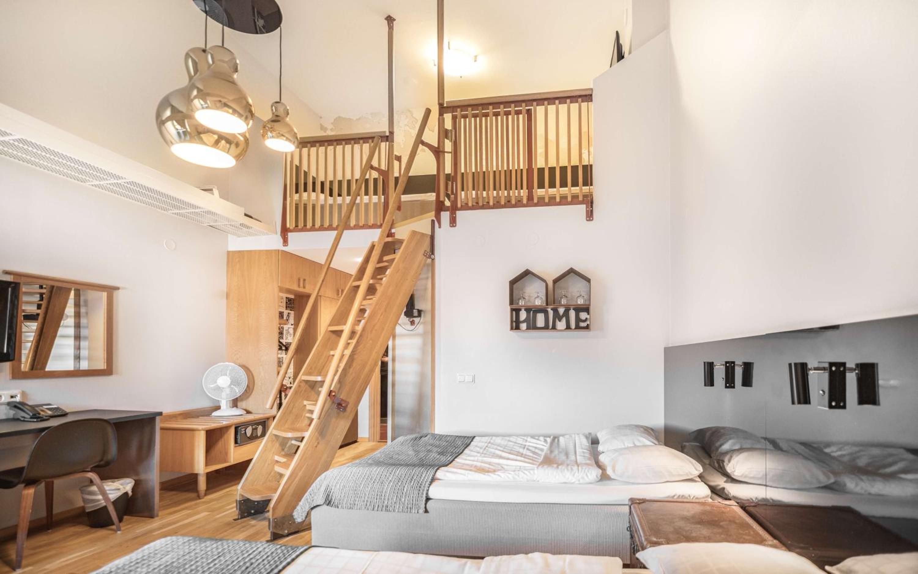Family Room with Four Single Beds - Loft - Photo 1