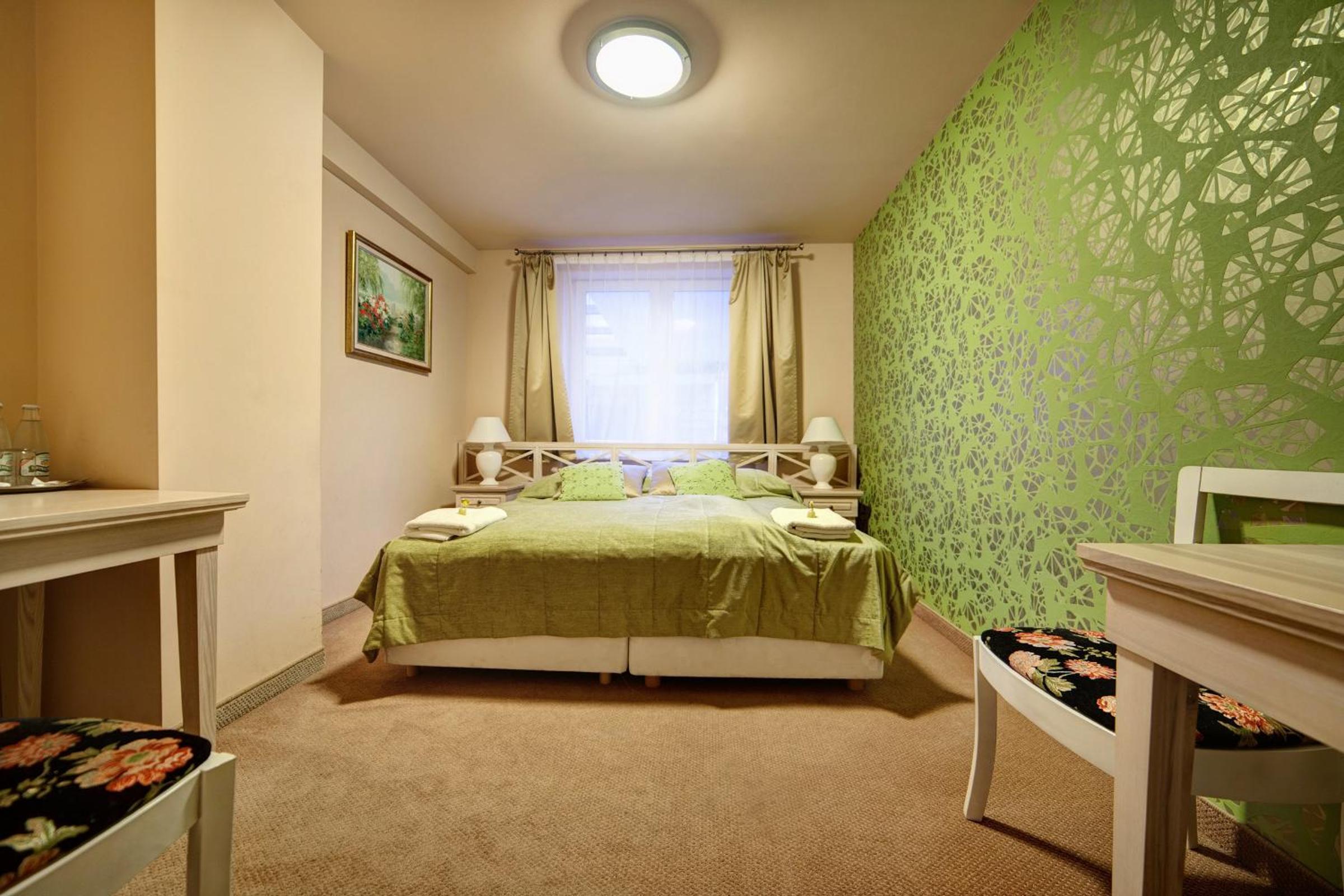 Standard Double Room - Photo 9
