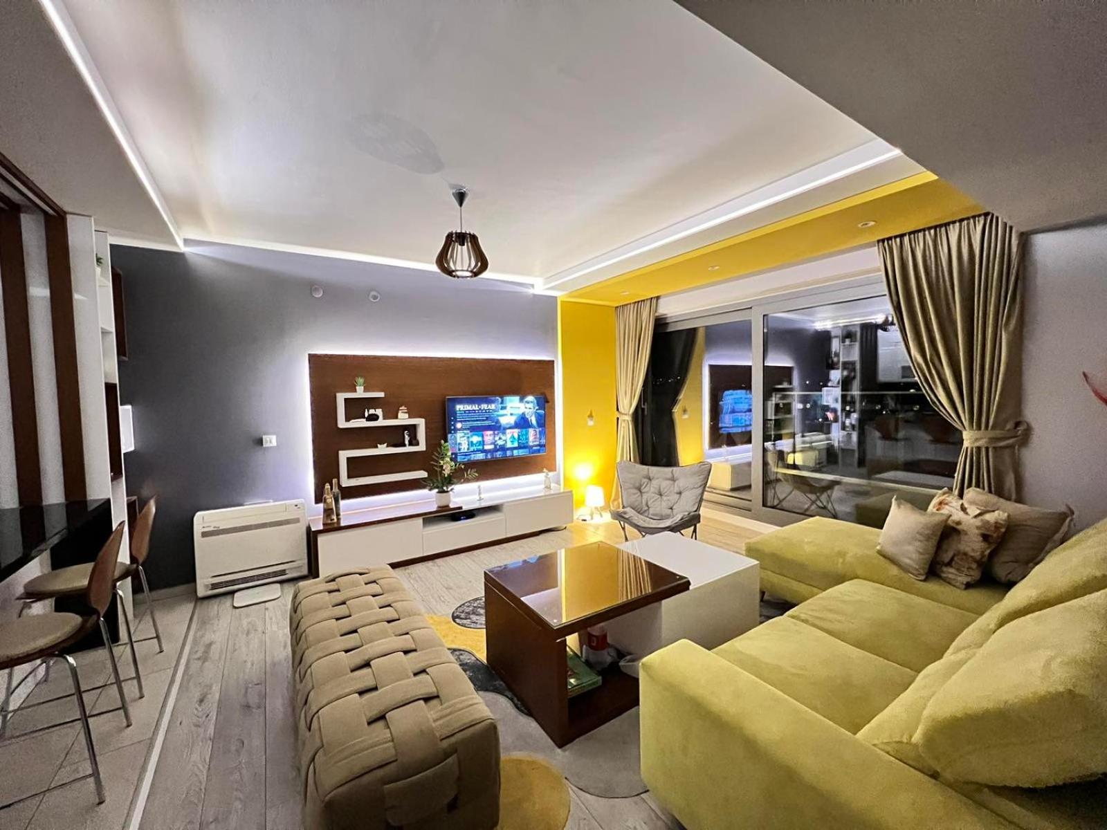 One-Bedroom Apartment - Non-Smoking photo 1