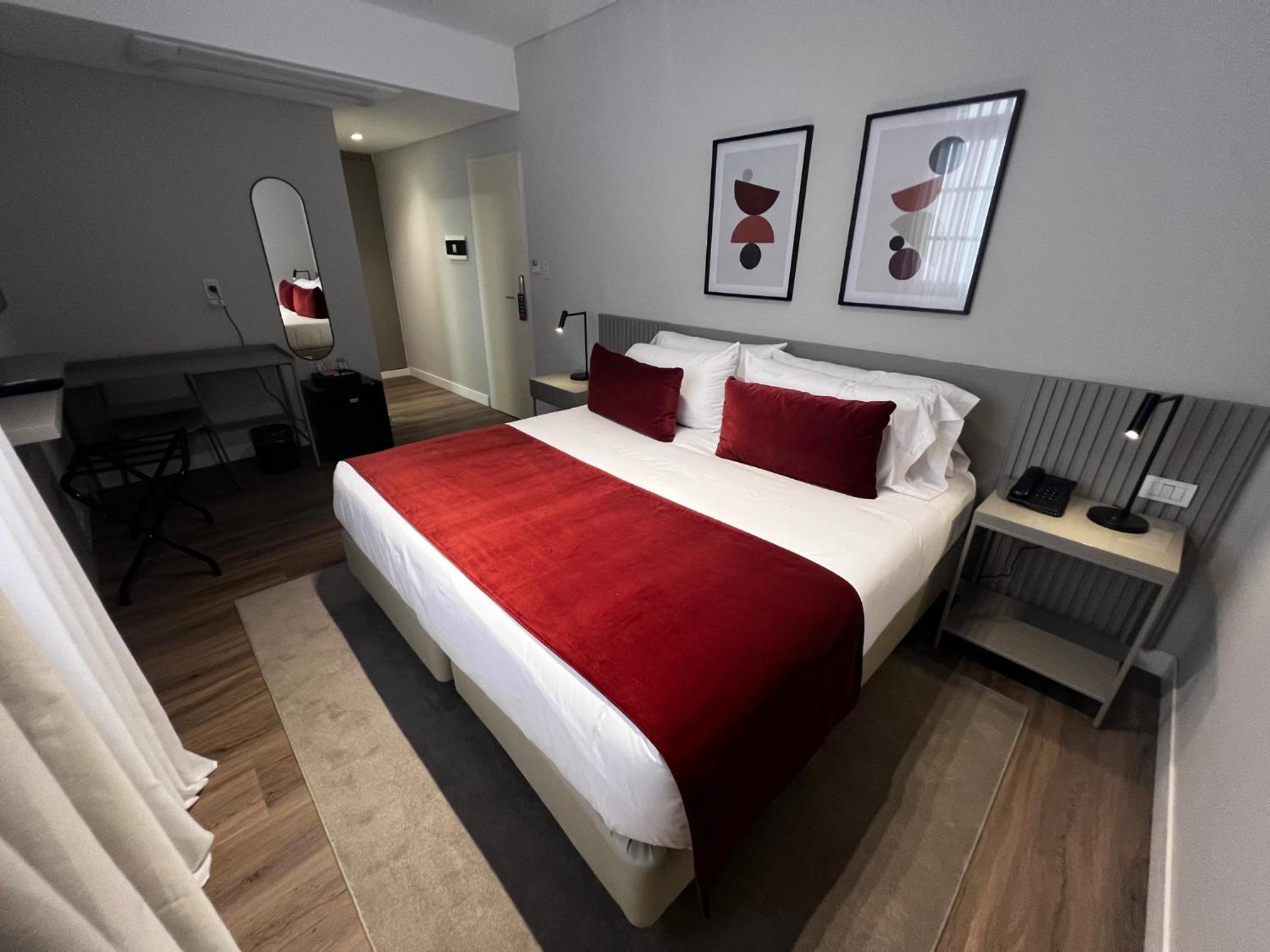 Standard Queen Room photo 3