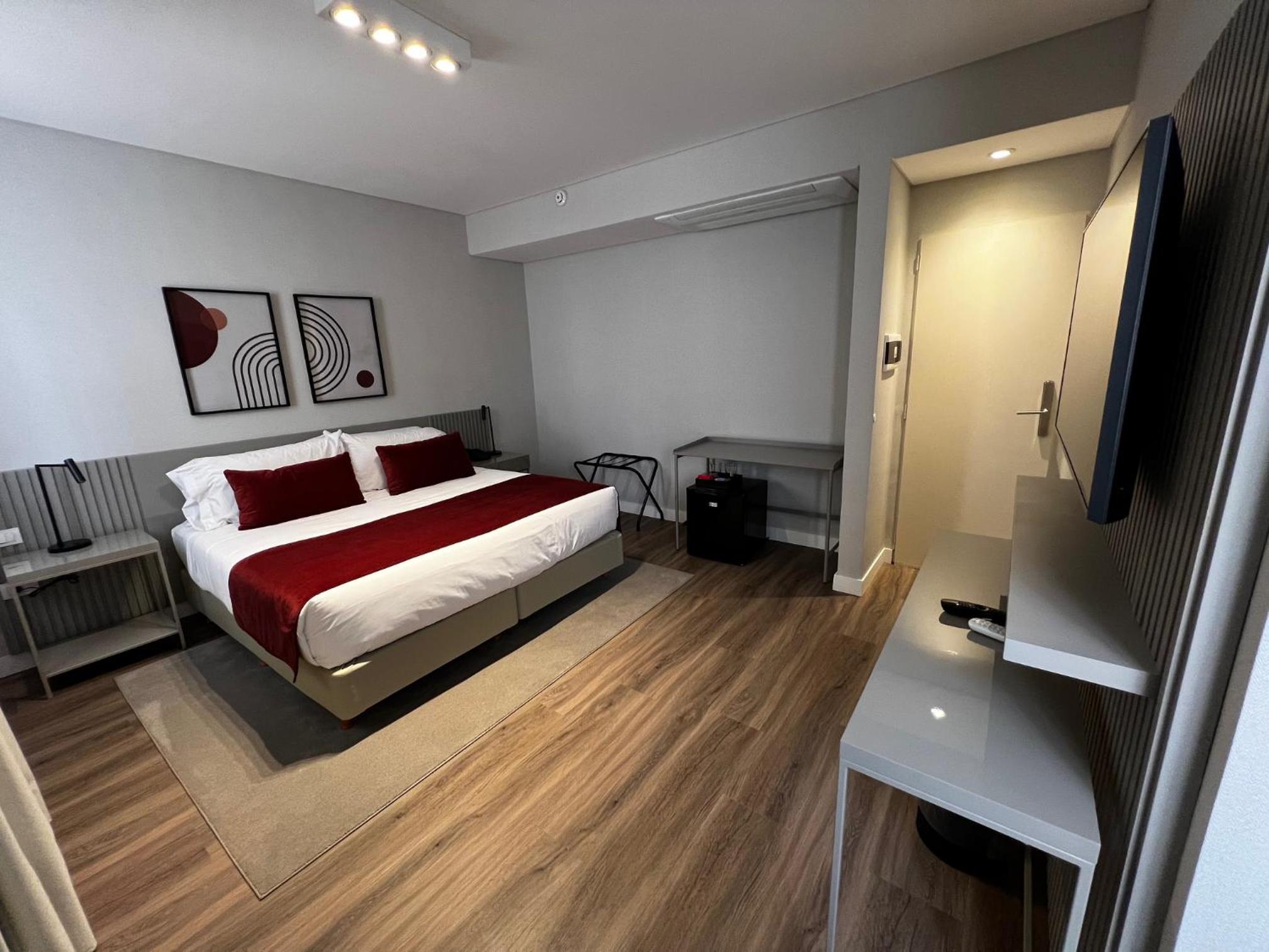 Standard Queen Room photo 1