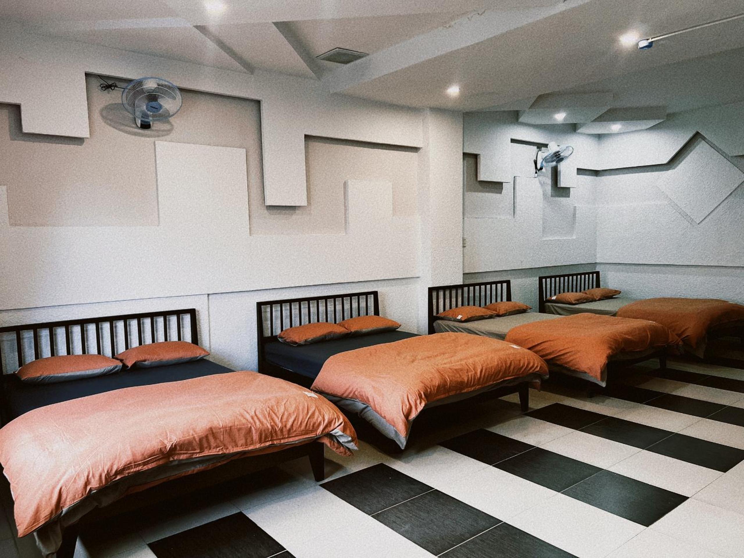 4-Bed Mixed Dormitory Room photo 3