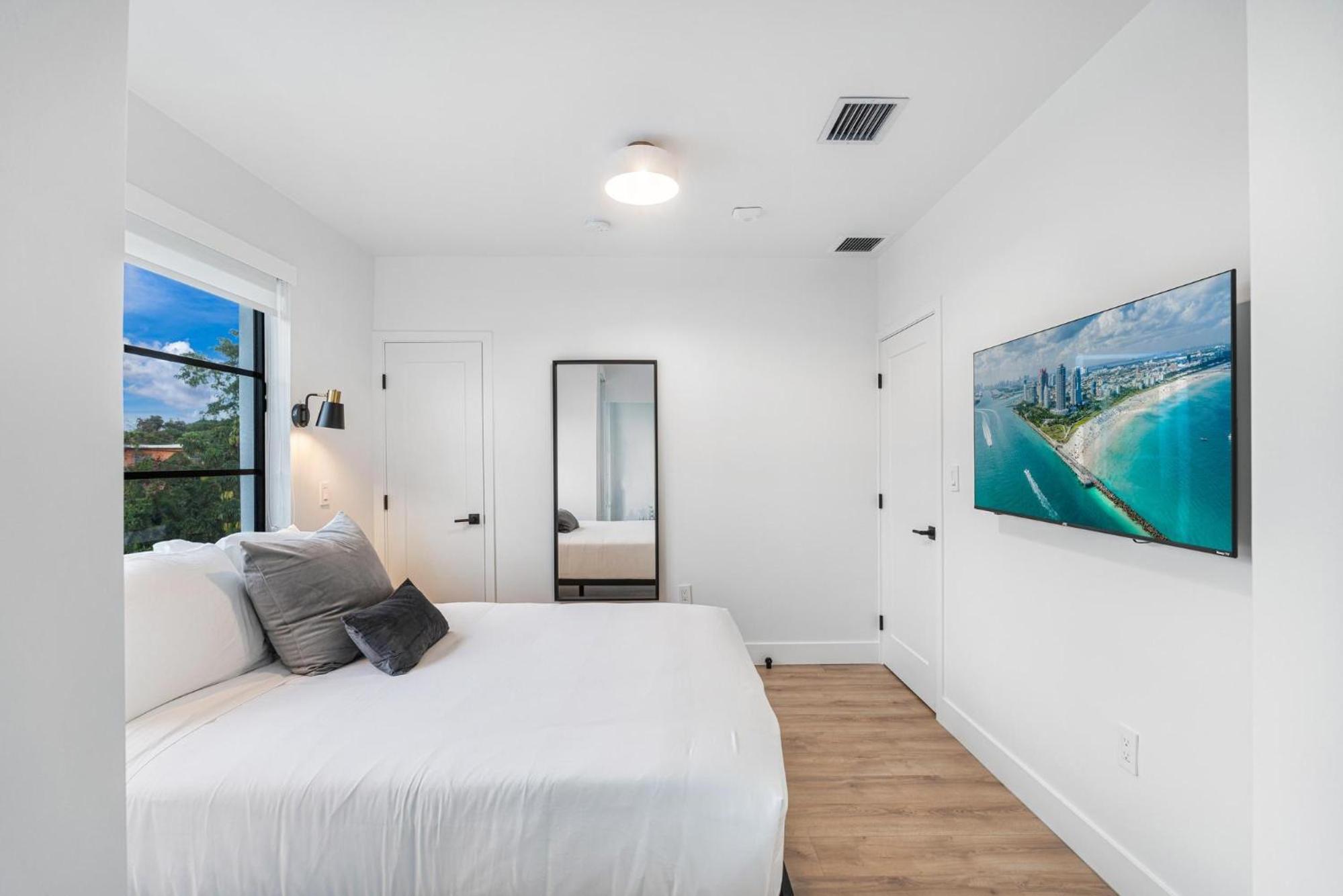 Two-Bedroom Apartment with Balcony photo 3