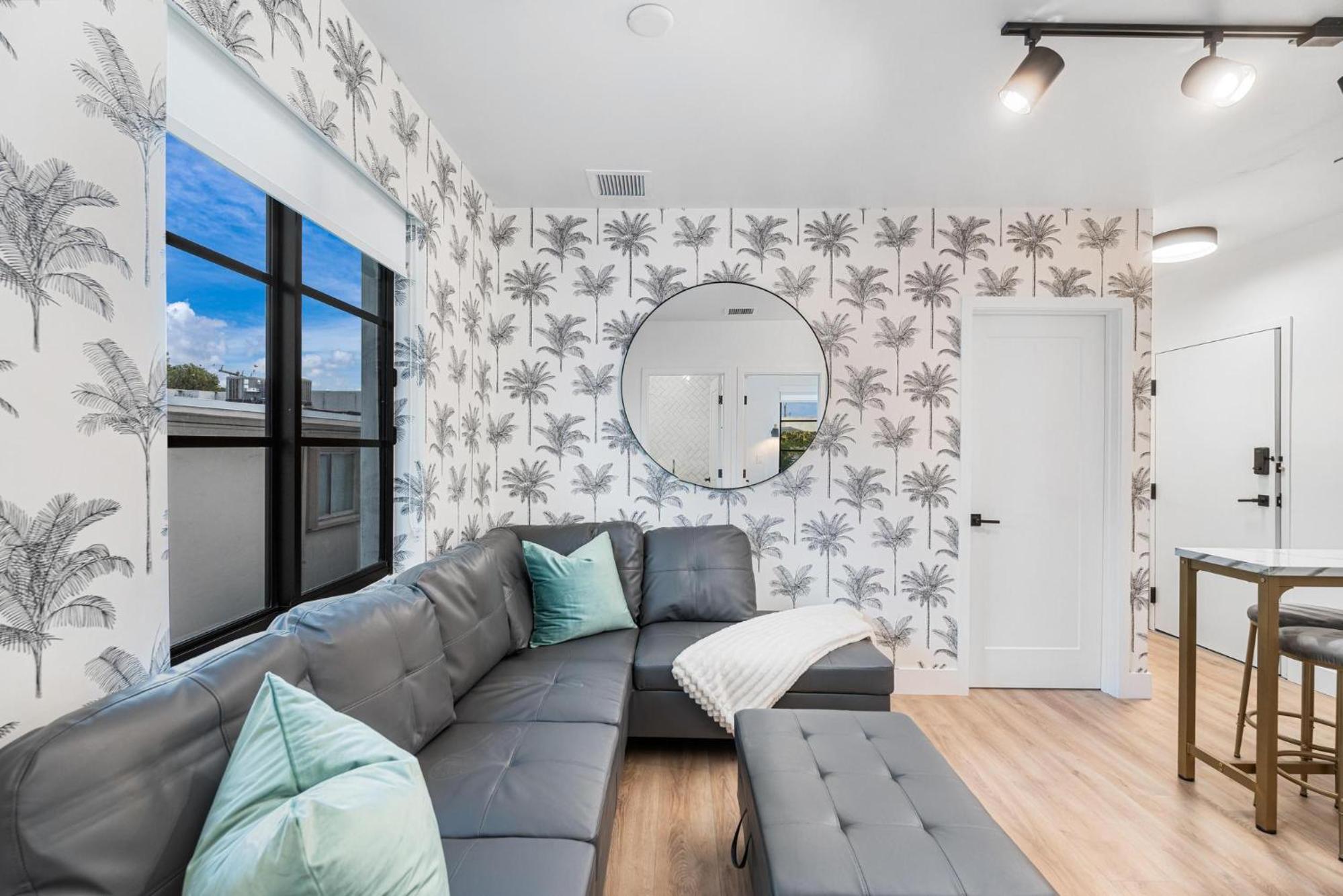 Two-Bedroom Apartment with Balcony photo 2