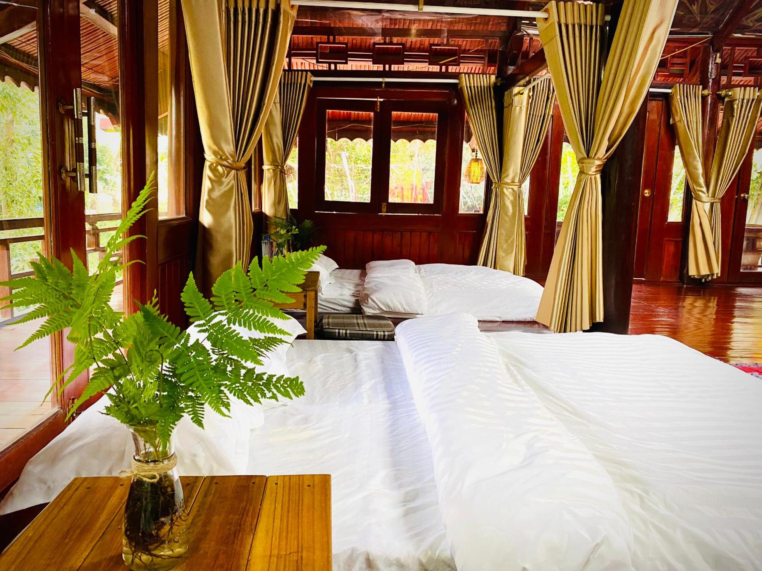 Bed in 10-Bed Mixed Dormitory Room