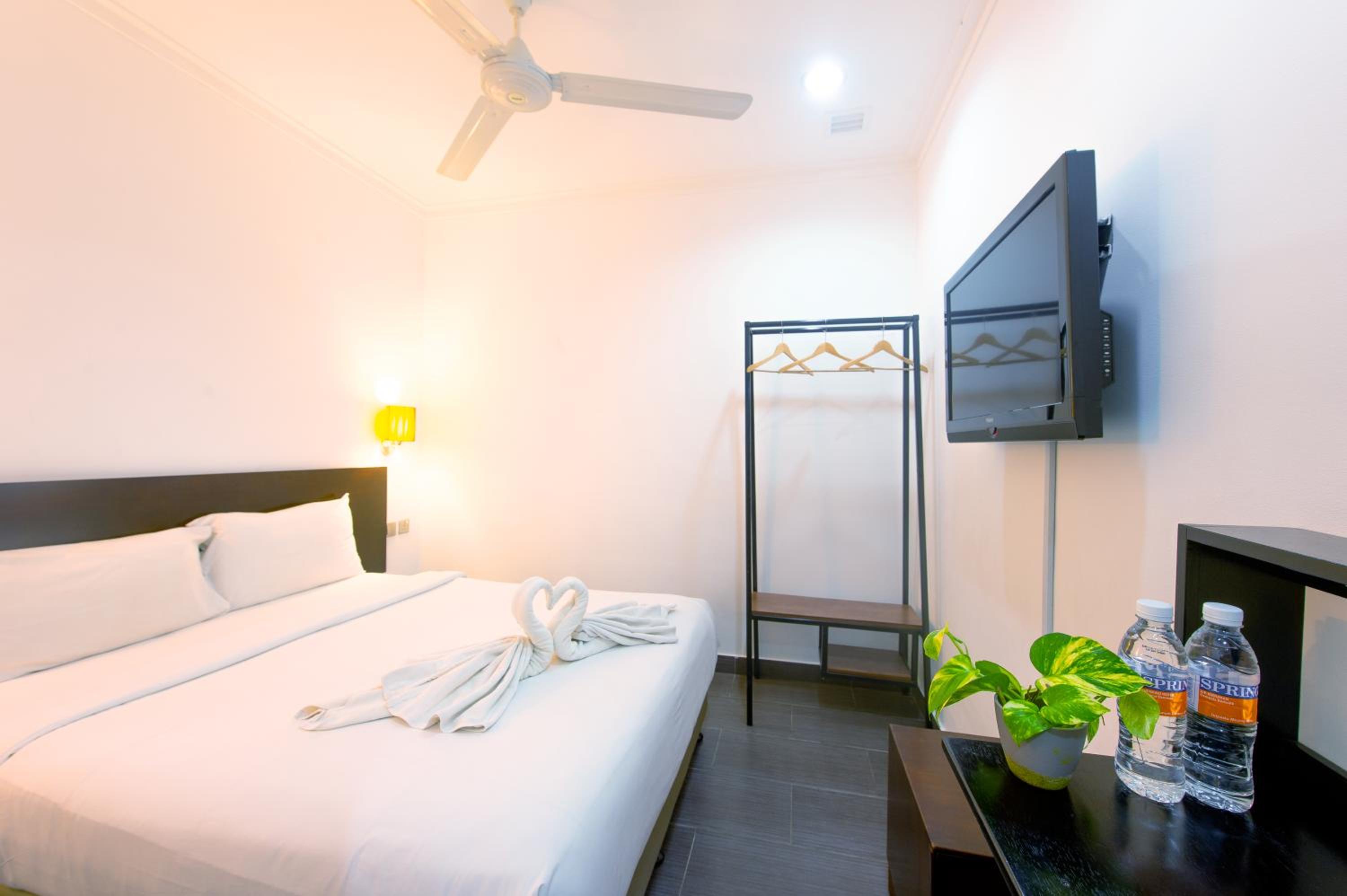 Double Room without Window - Photo 1