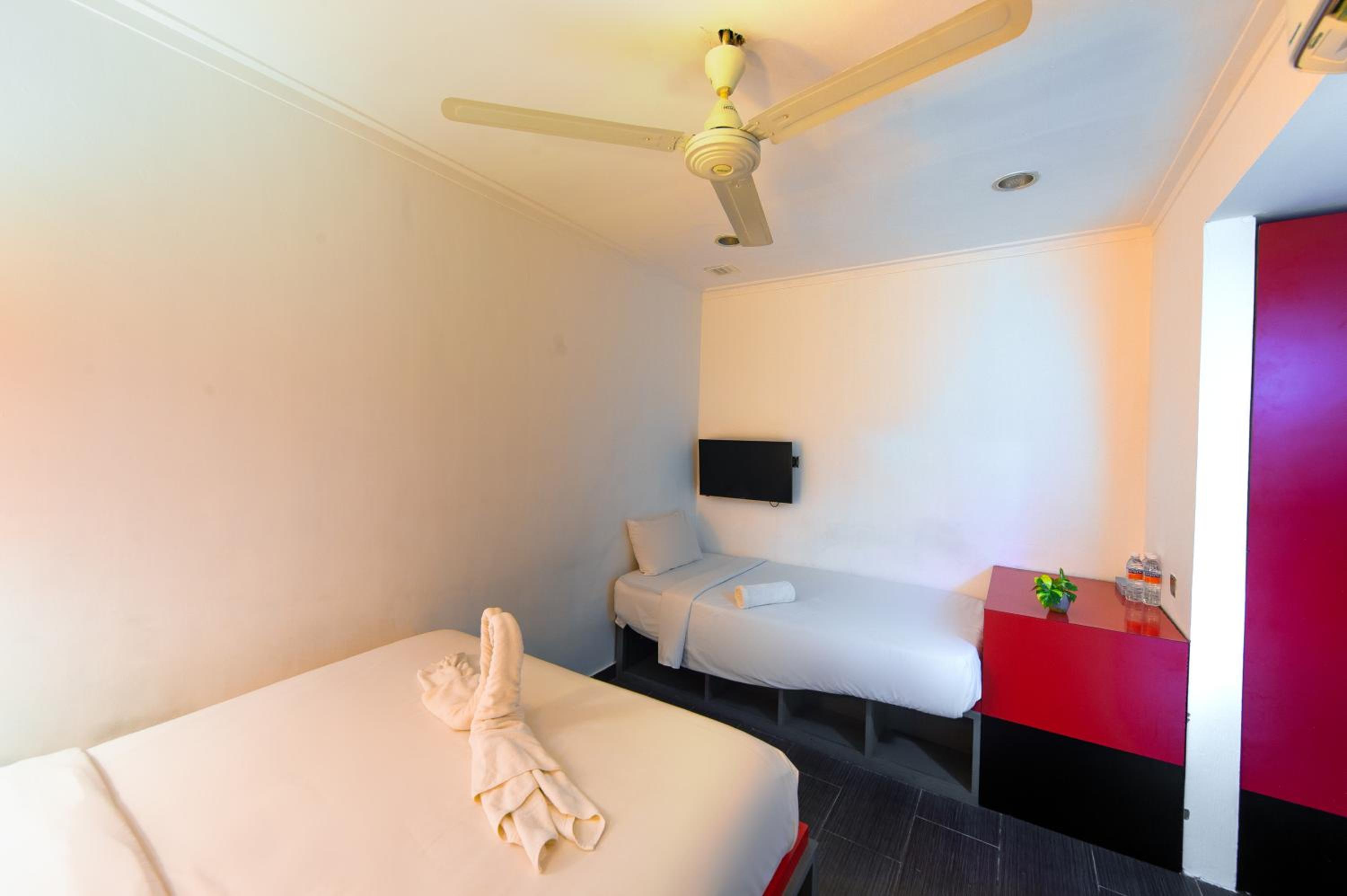 Triple Room without window - Photo 2