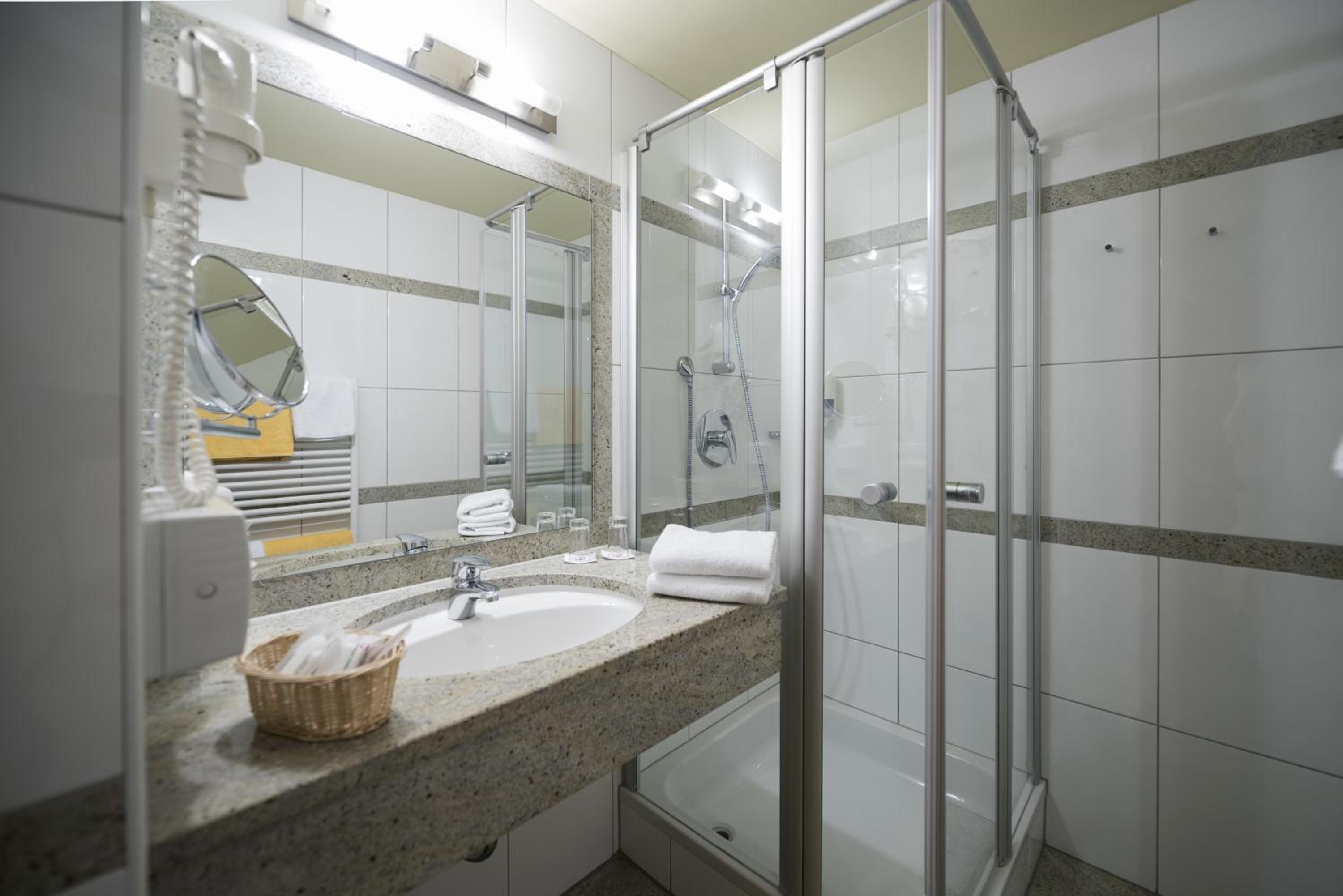 Double Room with Extra Bed - Photo 4