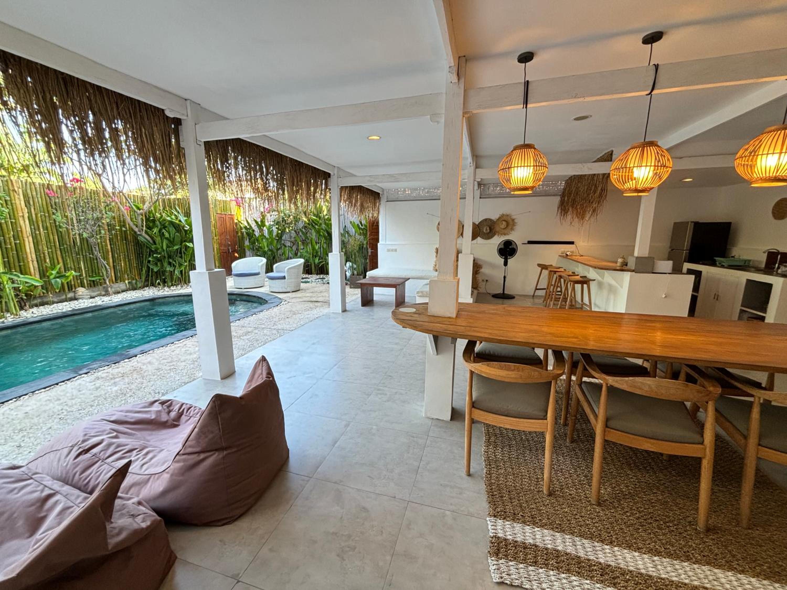Villa with Private Pool - Photo 2