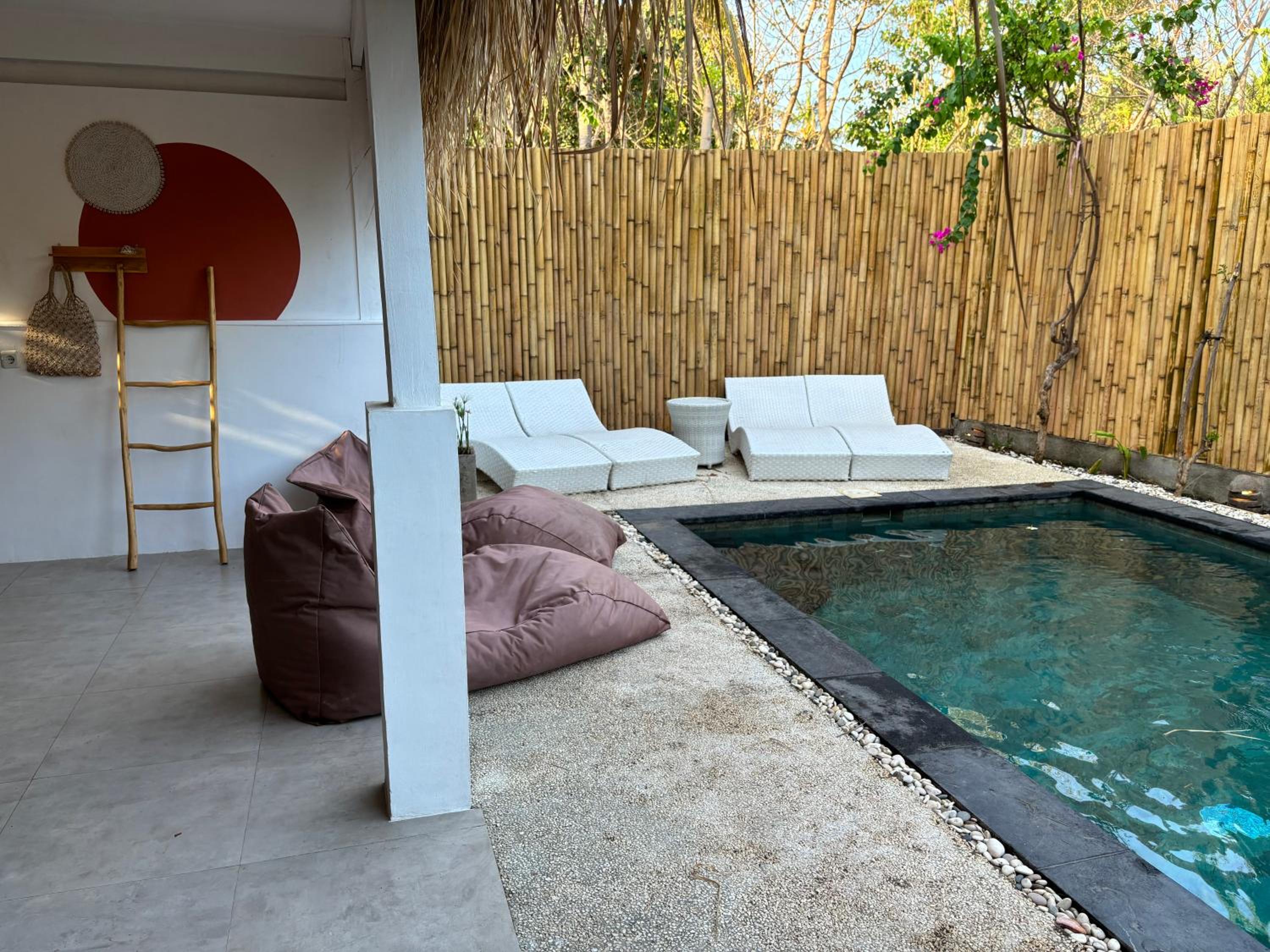 Villa with Private Pool - Photo 9
