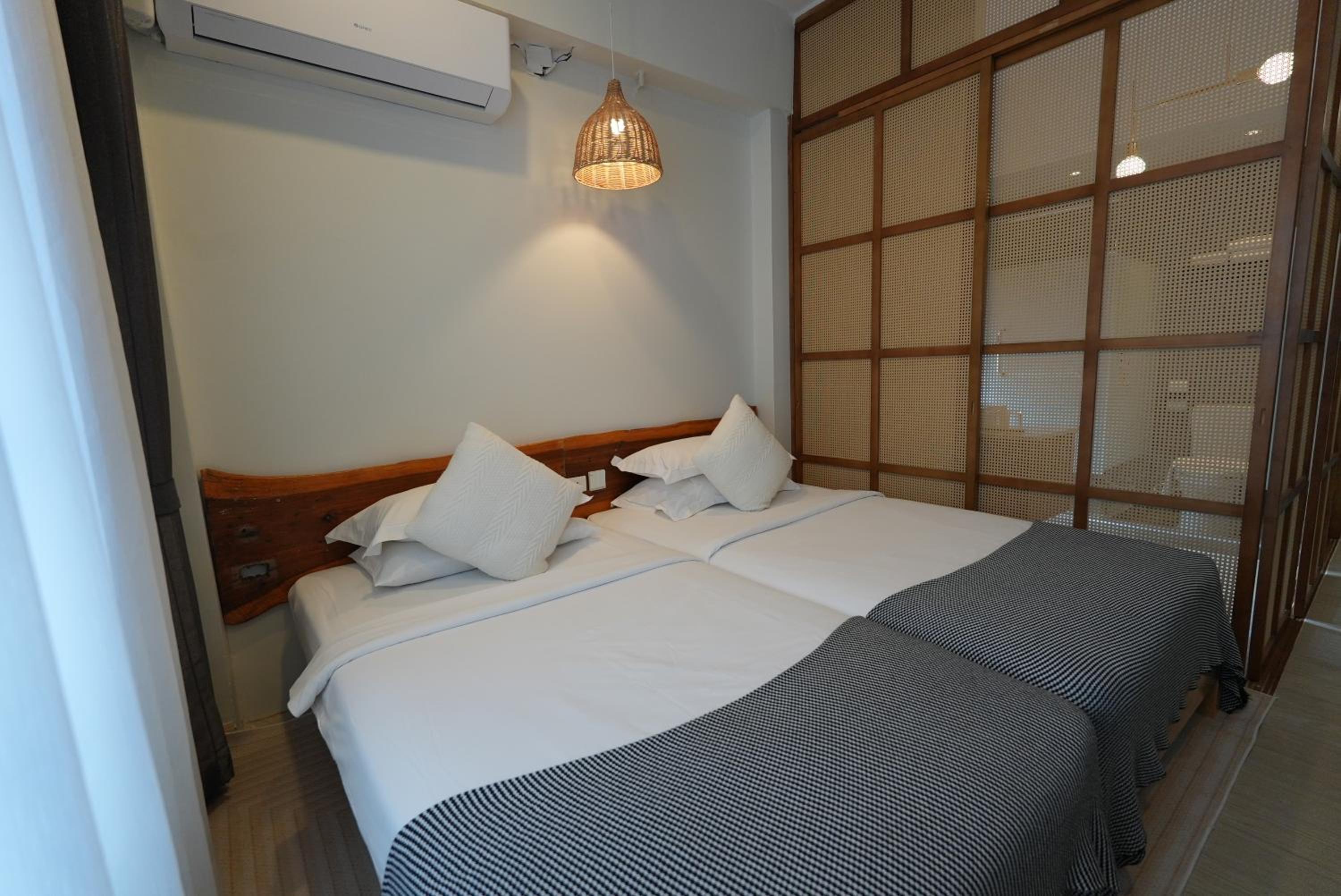 Premium Twin Room photo 3