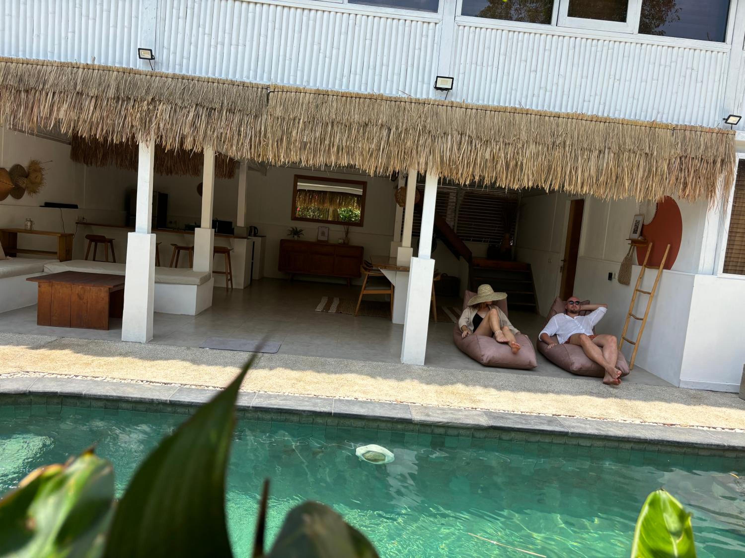 Villa with Private Pool - Photo 4