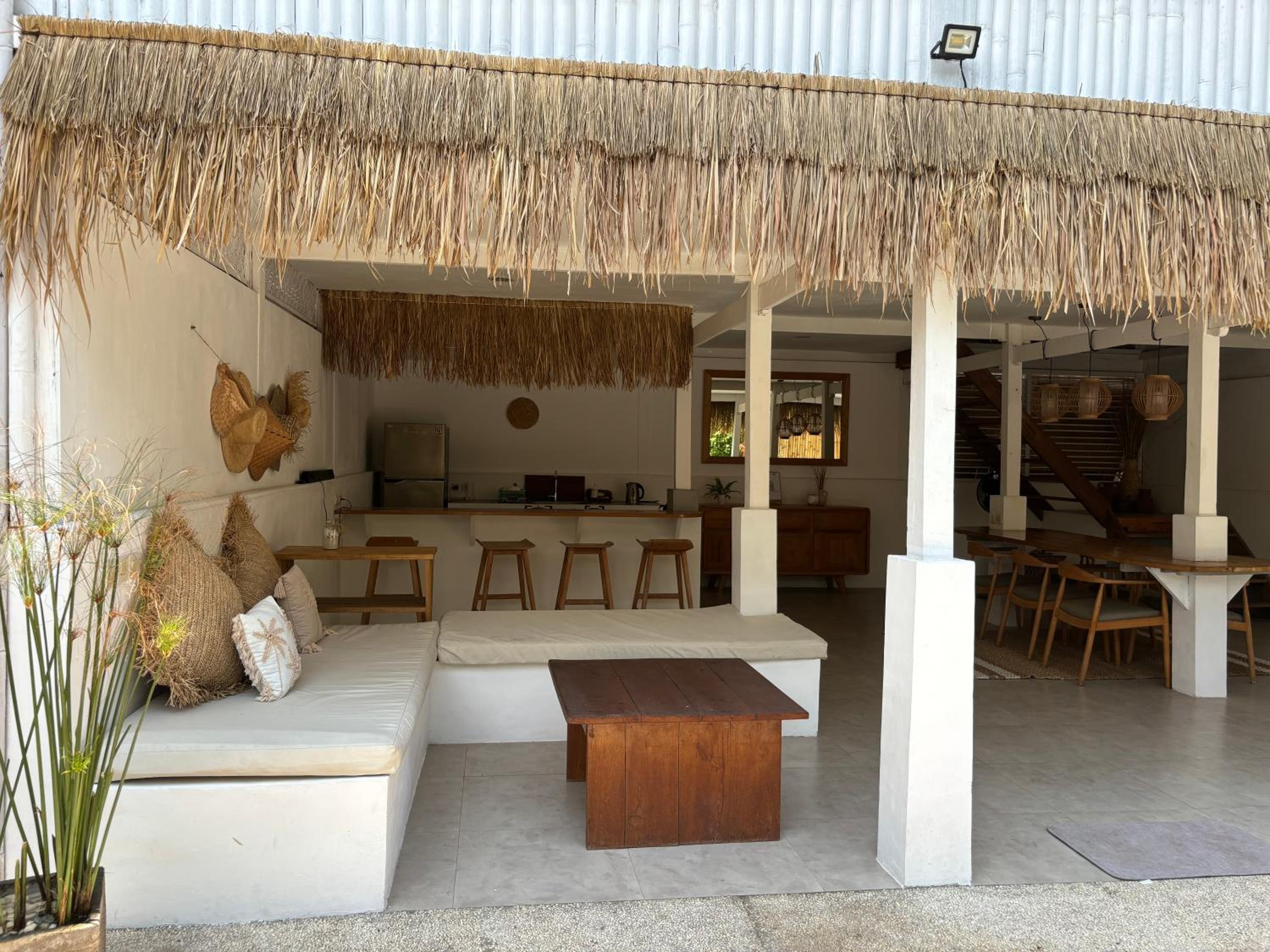 Villa with Private Pool - Photo 3