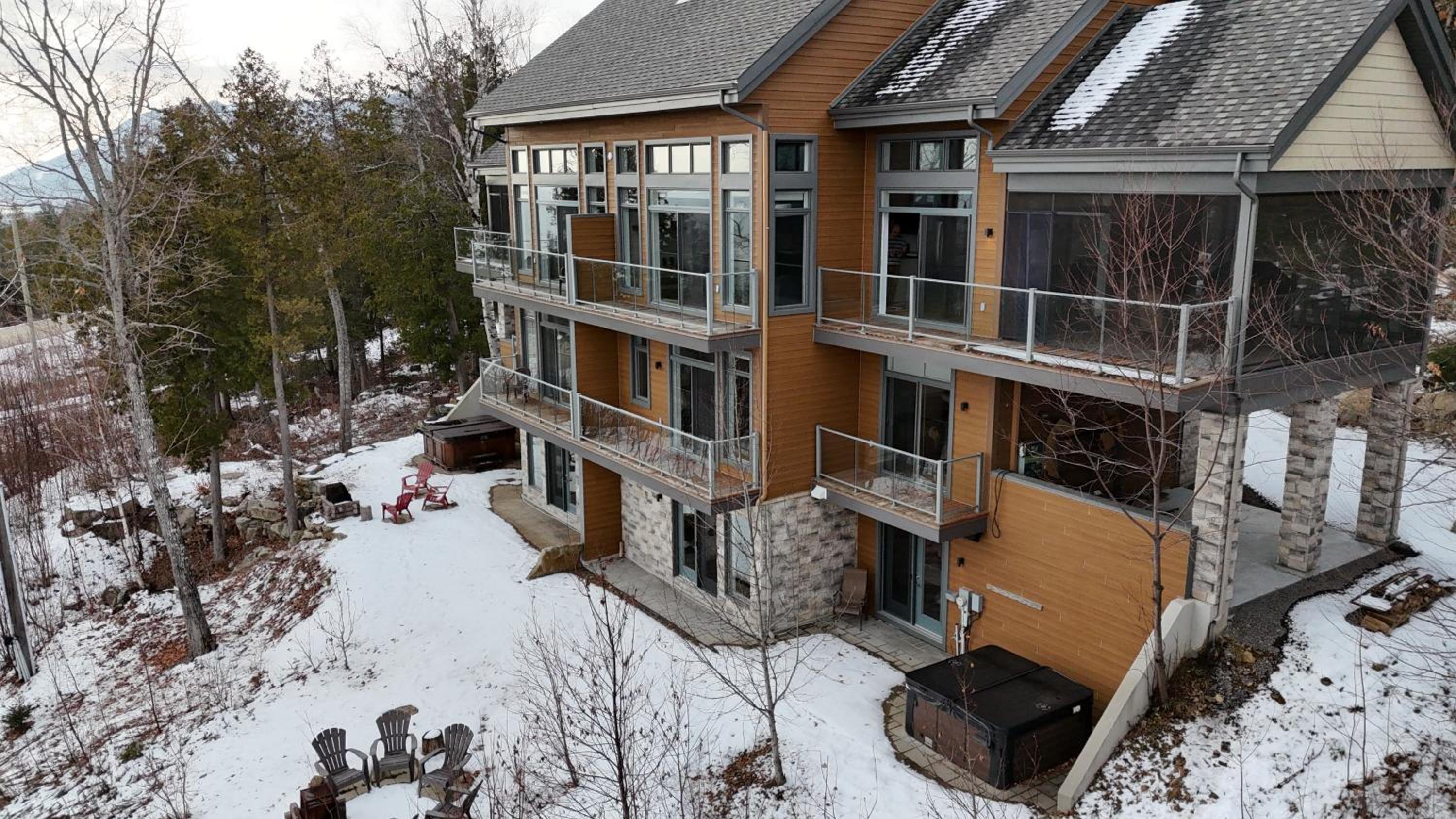Three-Bedroom Chalet photo 3