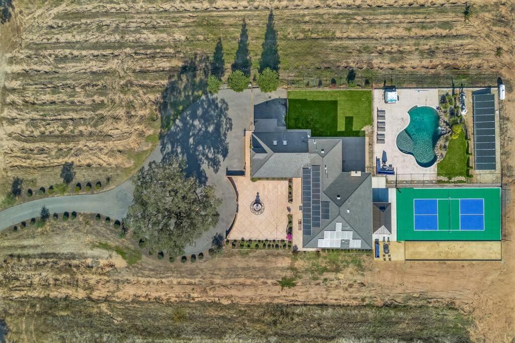 Villa photo 2