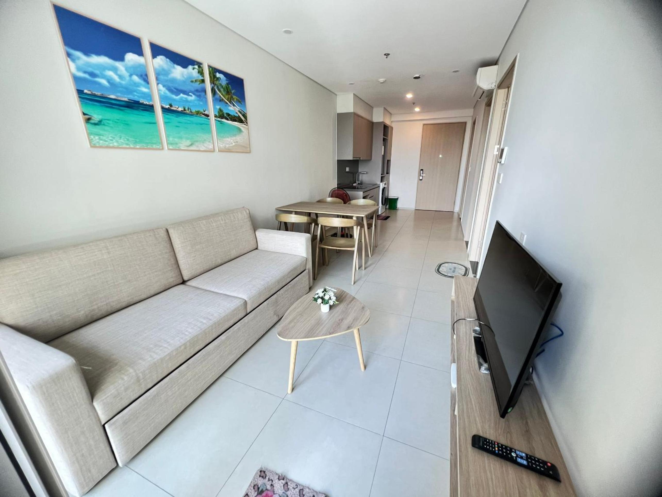Two-Bedroom Apartment With Balcony - Photo 2