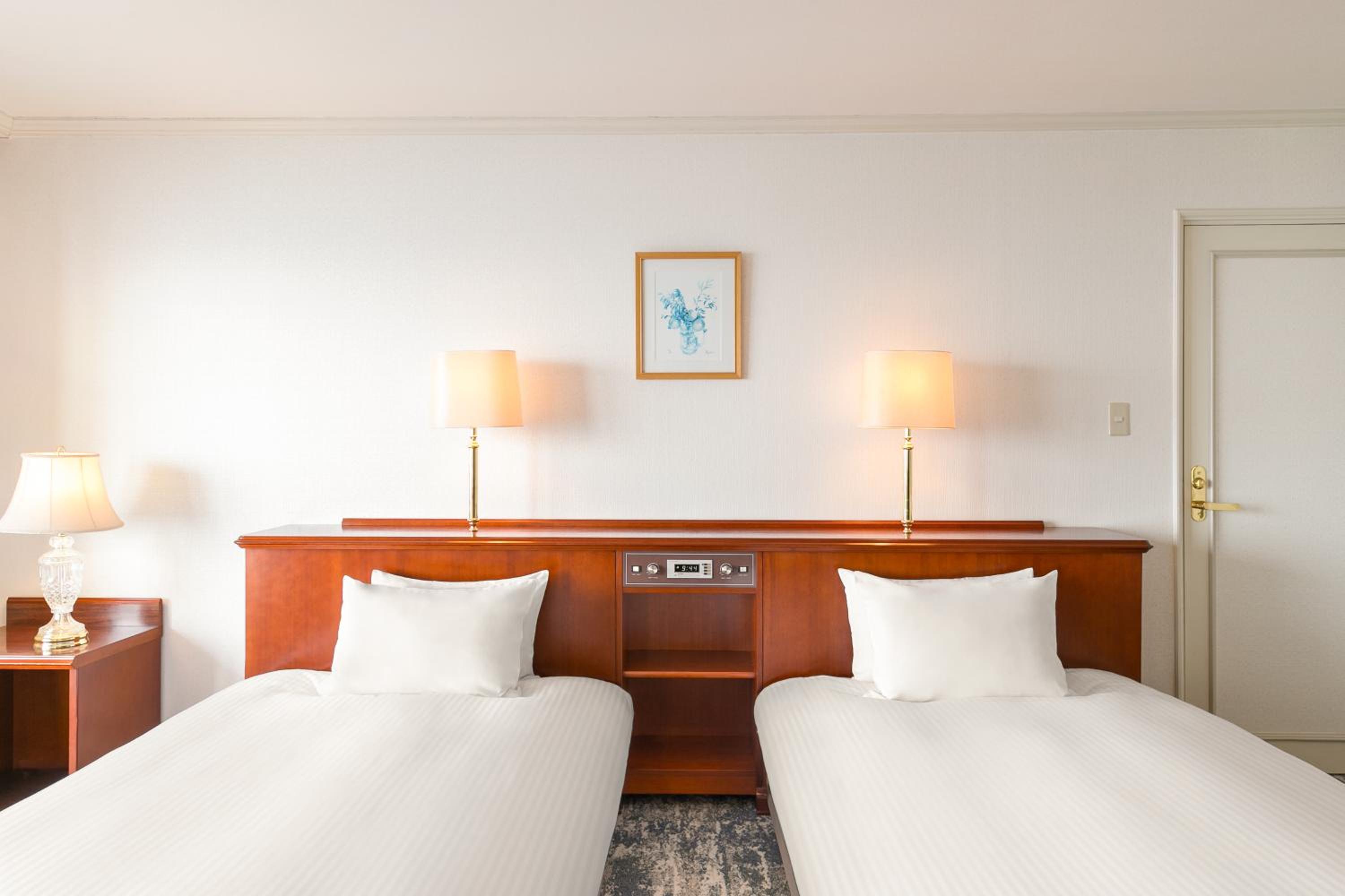 Japanese-Western Style Classic Deluxe Suite with Two Single Beds and Four Futon Beds - Ocean/Sea View