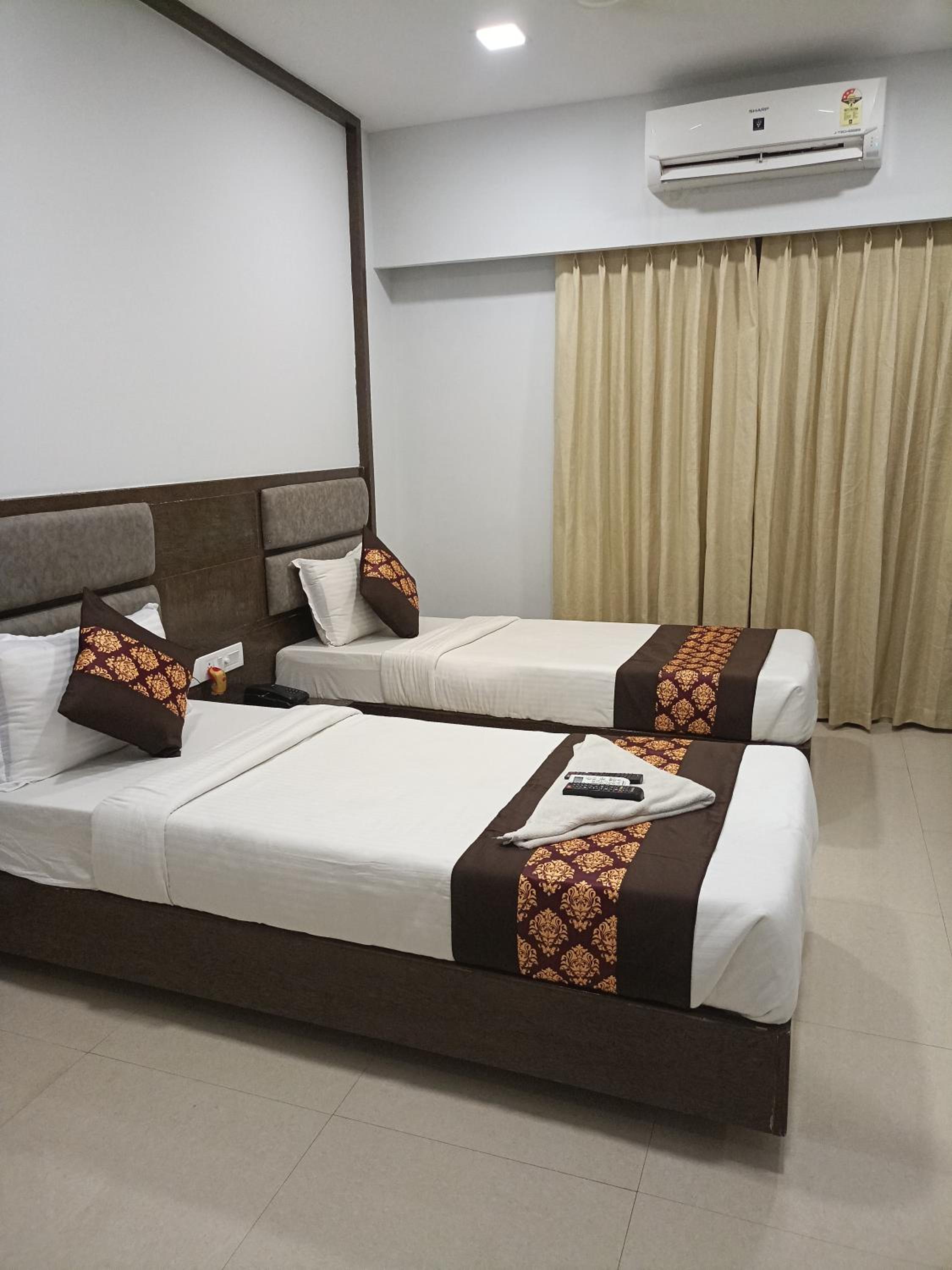 Classic Triple Room - Photo 1