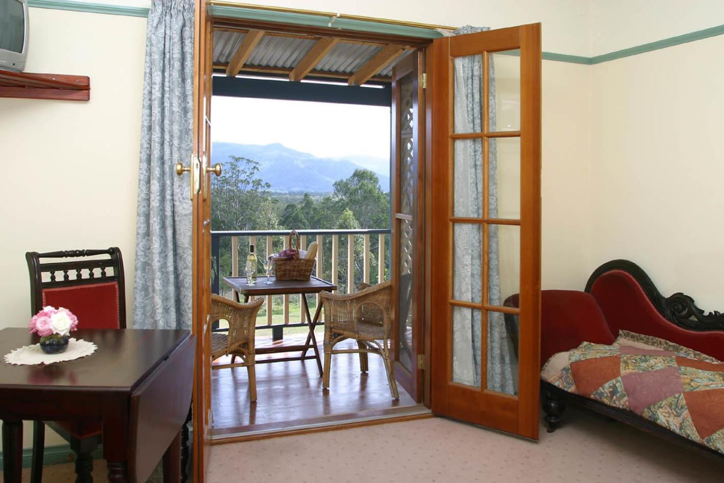 Triple Room with Balcony and Mountain View photo 3
