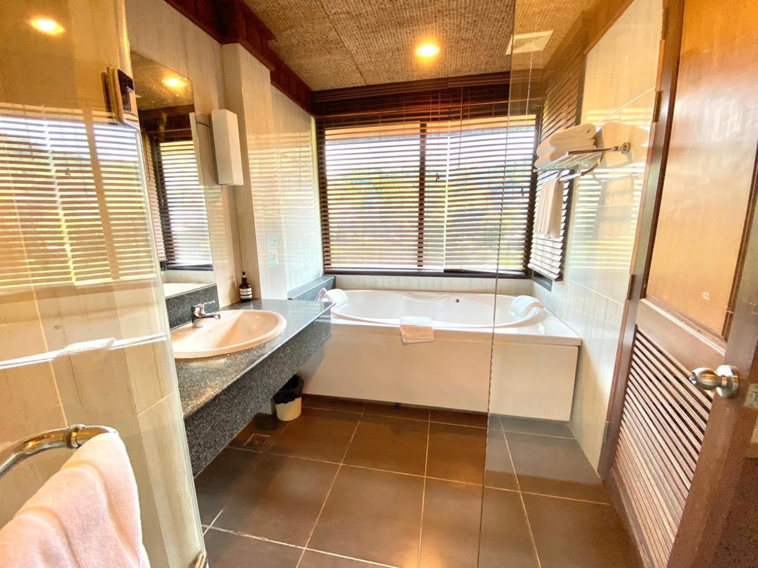 Patra Lake View Suite photo 3