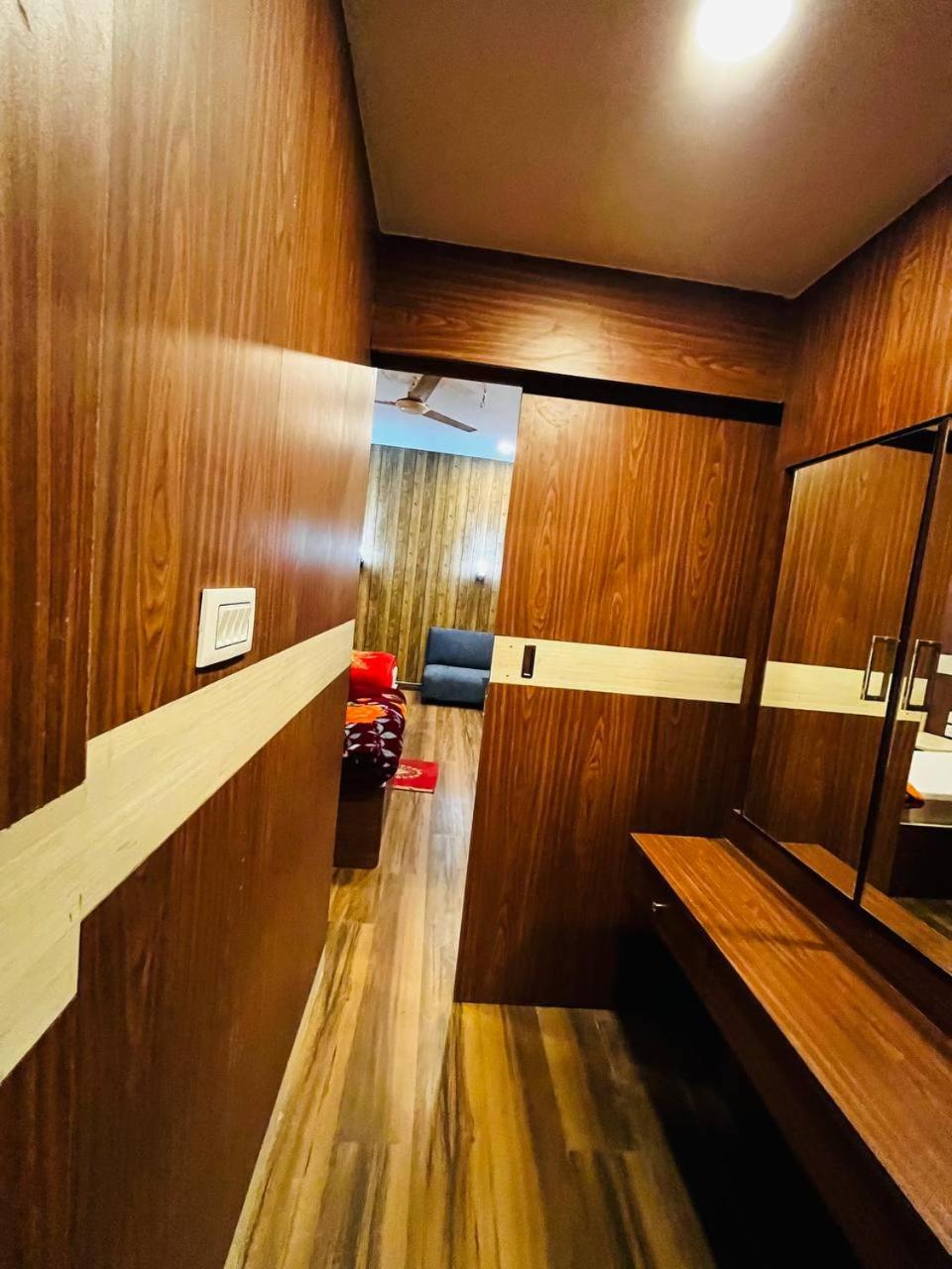 Superior King Room - Photo 20