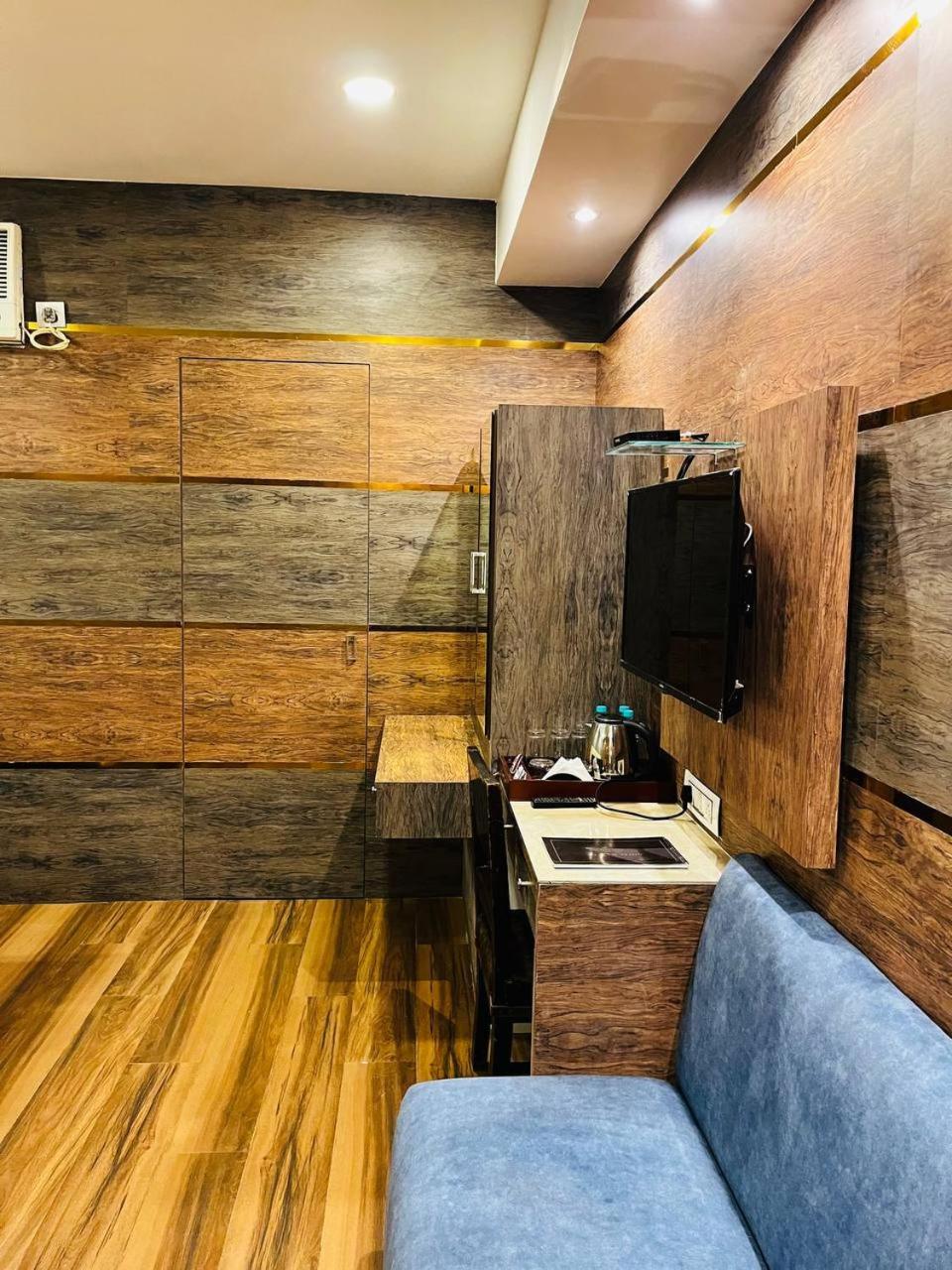 Superior King Room - Photo 18