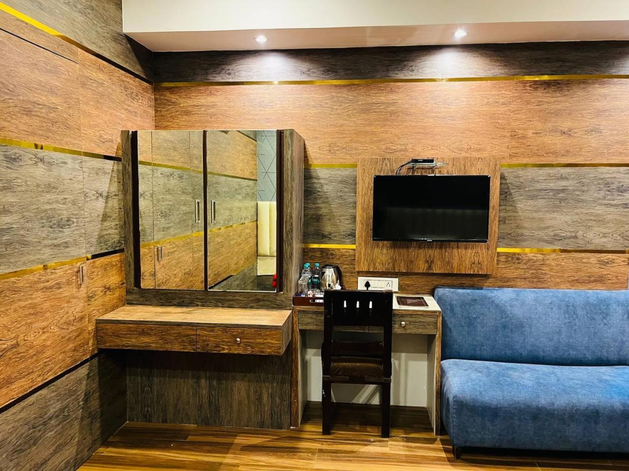 Superior King Room - Photo 5