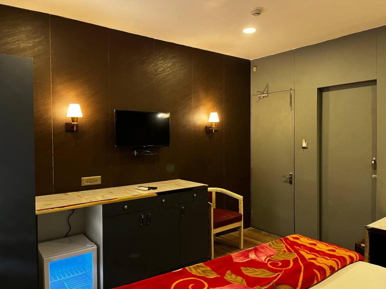 Deluxe Double or Twin Room - Photo 33