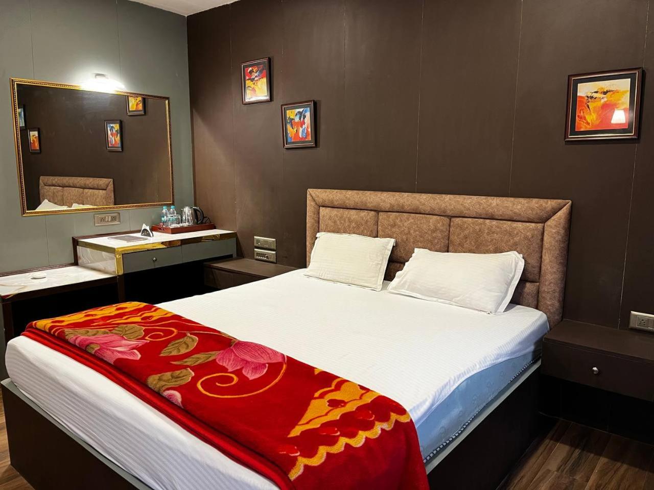 Deluxe Double or Twin Room - Photo 34