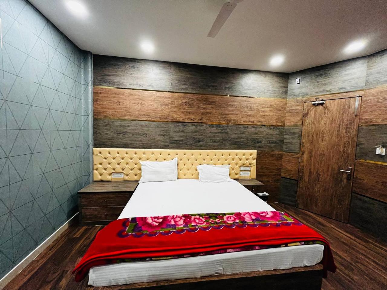 Deluxe Double or Twin Room - Photo 35
