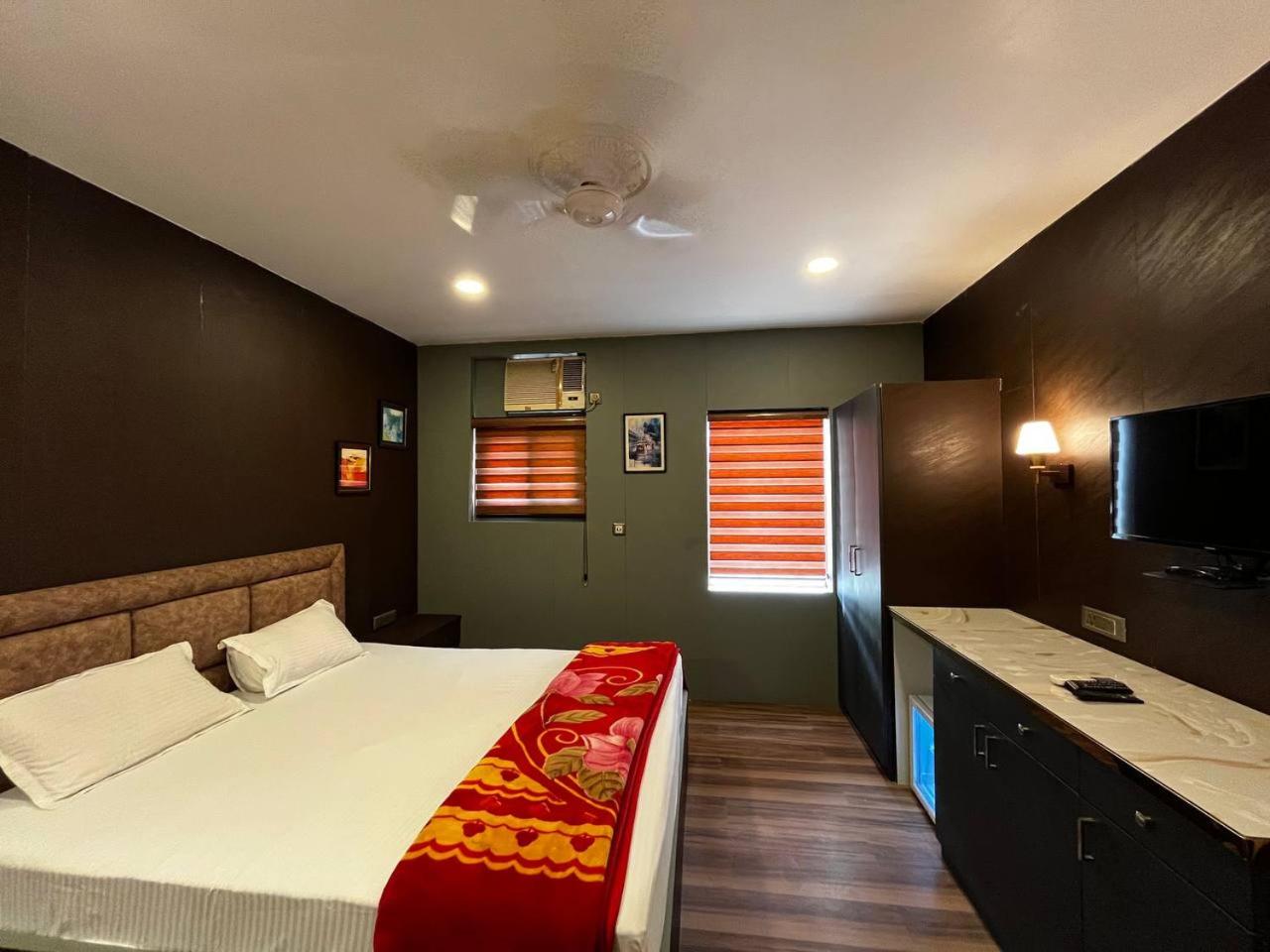 Deluxe Double or Twin Room - Photo 1